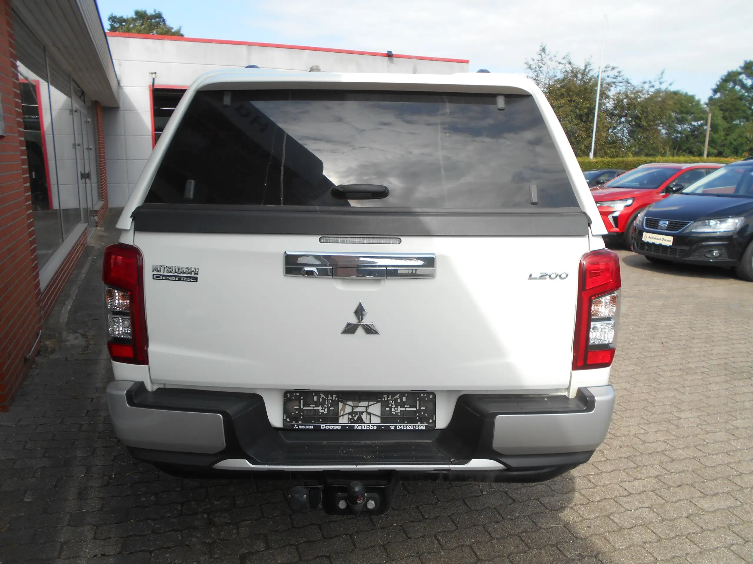 Mitsubishi - L200