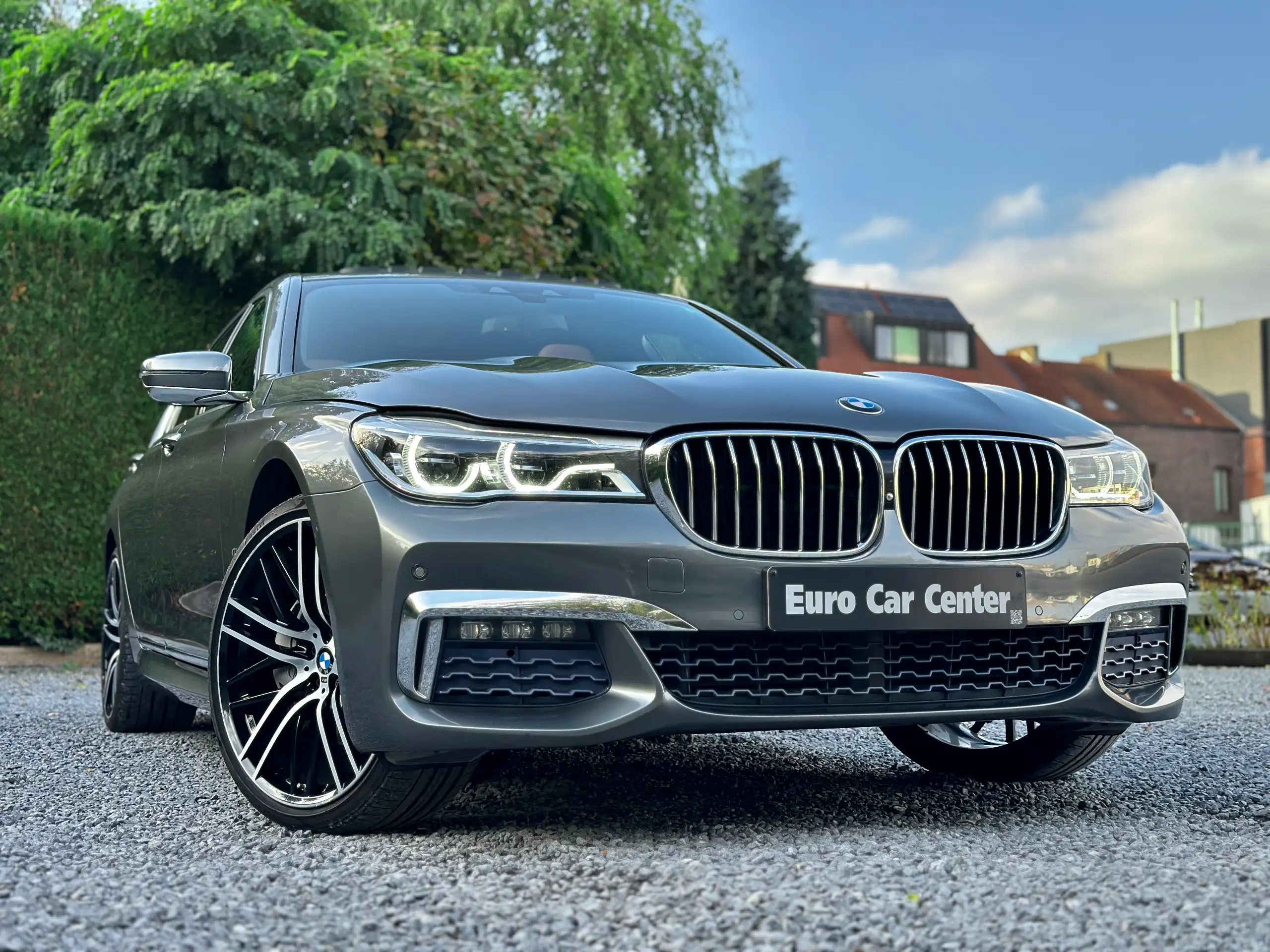 BMW - 740