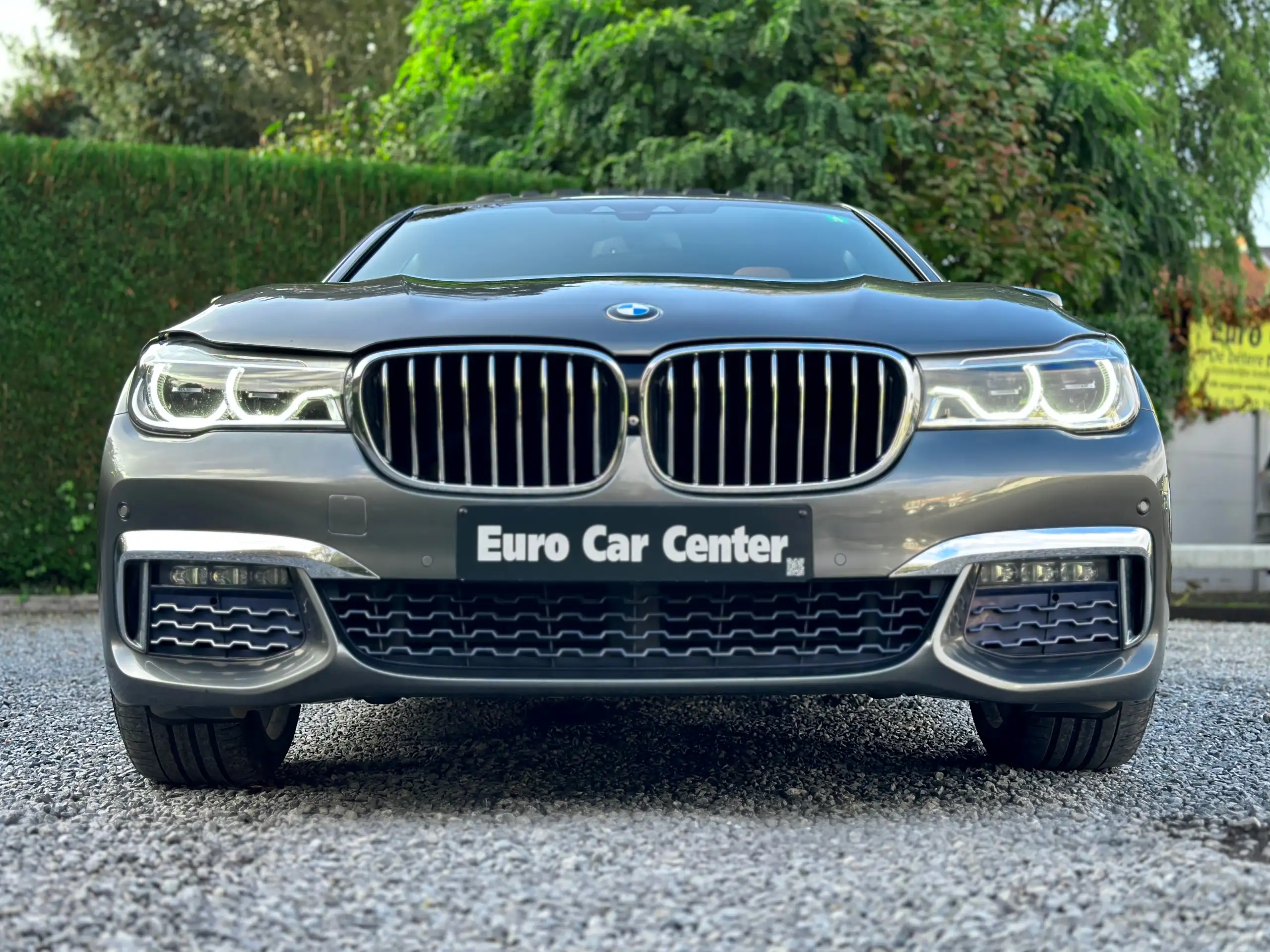 BMW - 740