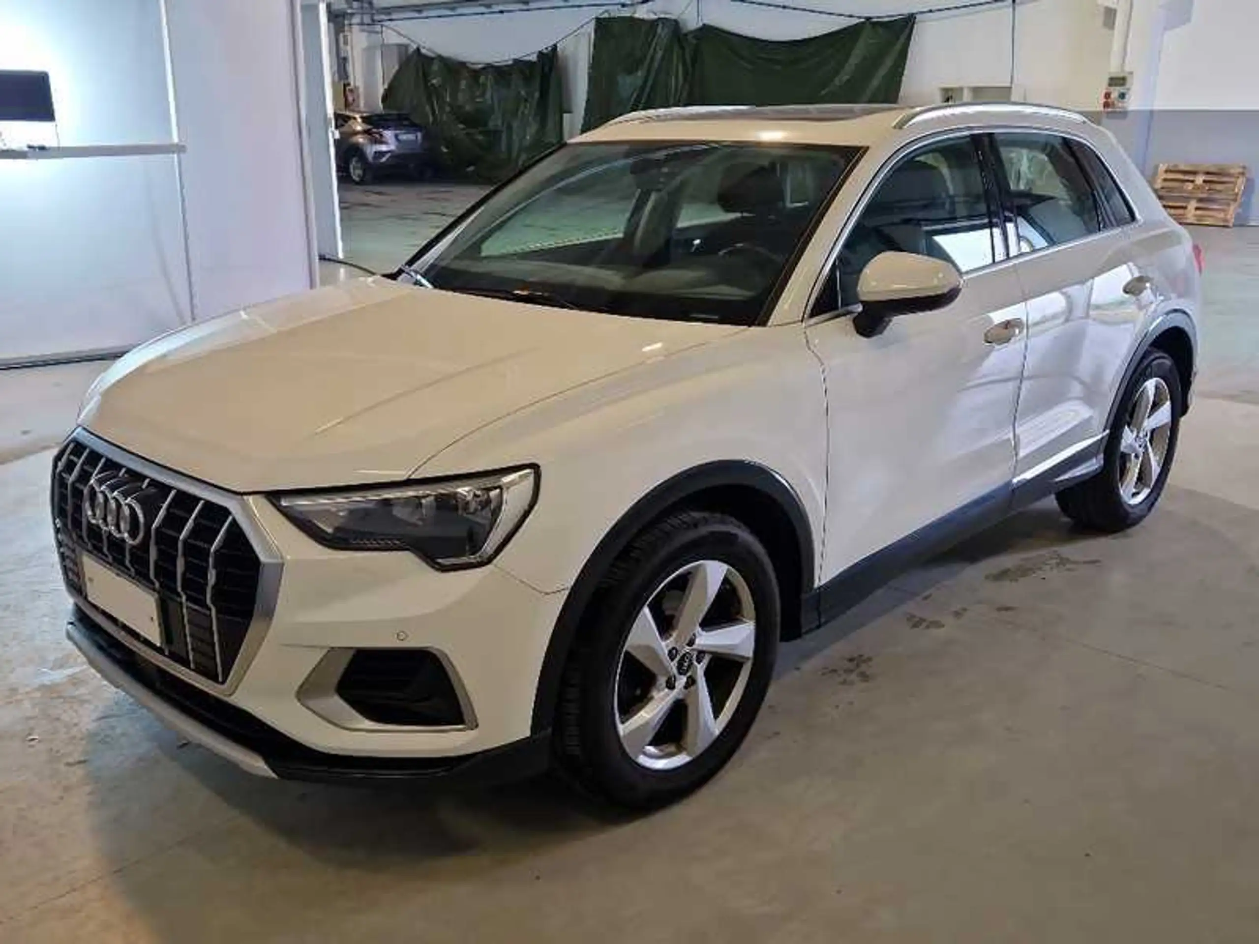 Audi - Q3