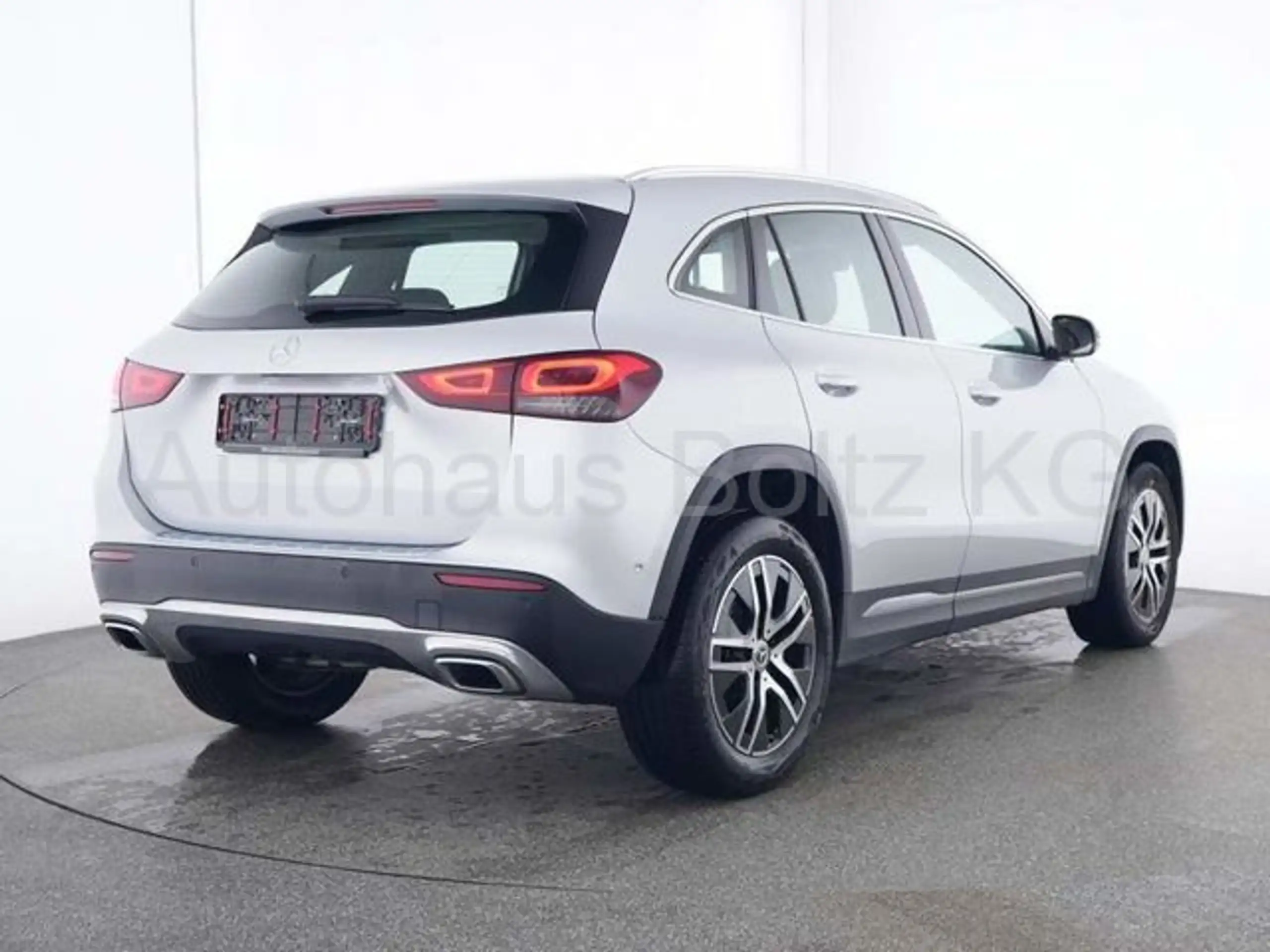 Mercedes-Benz - GLA 200