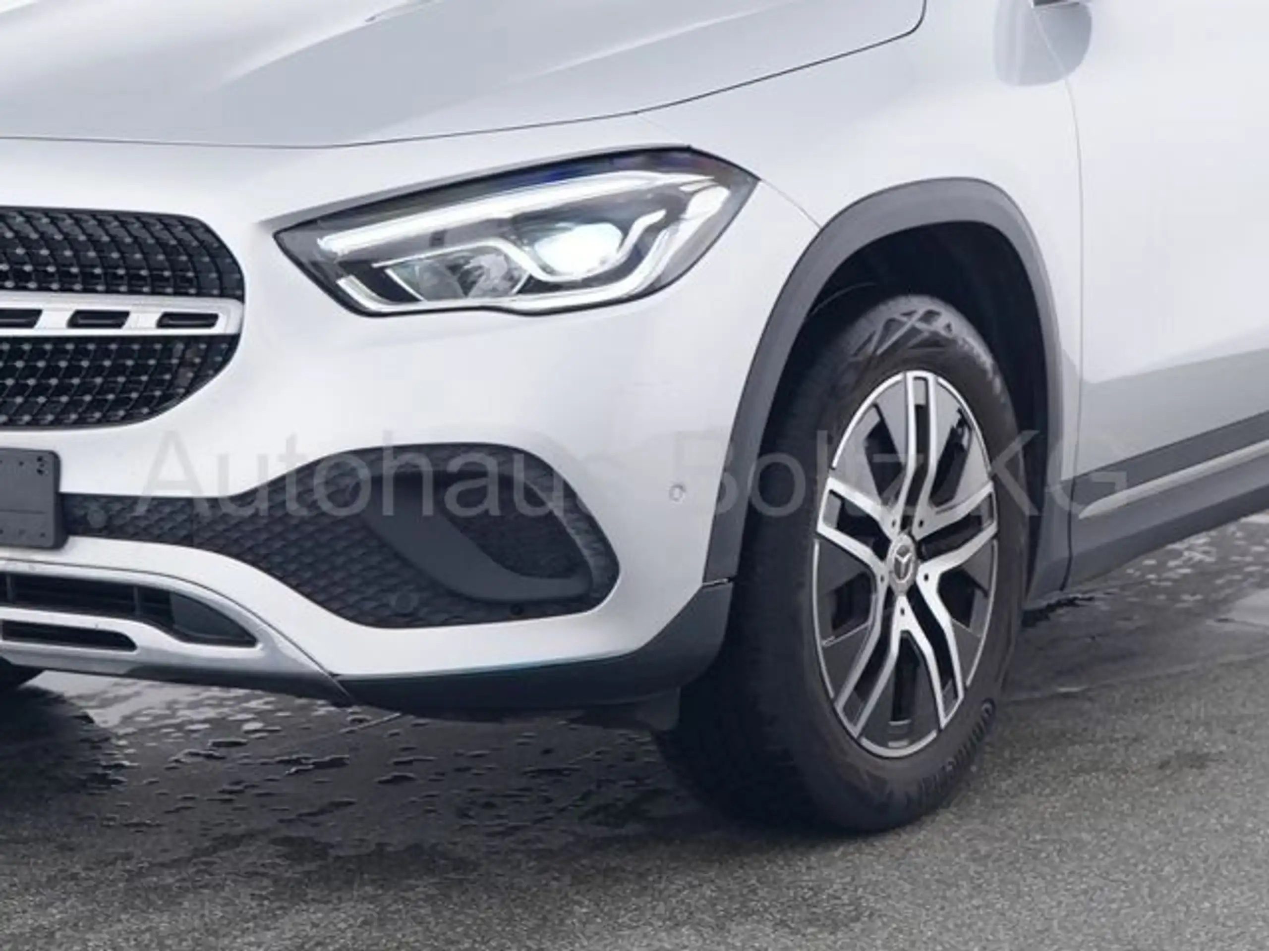 Mercedes-Benz - GLA 200