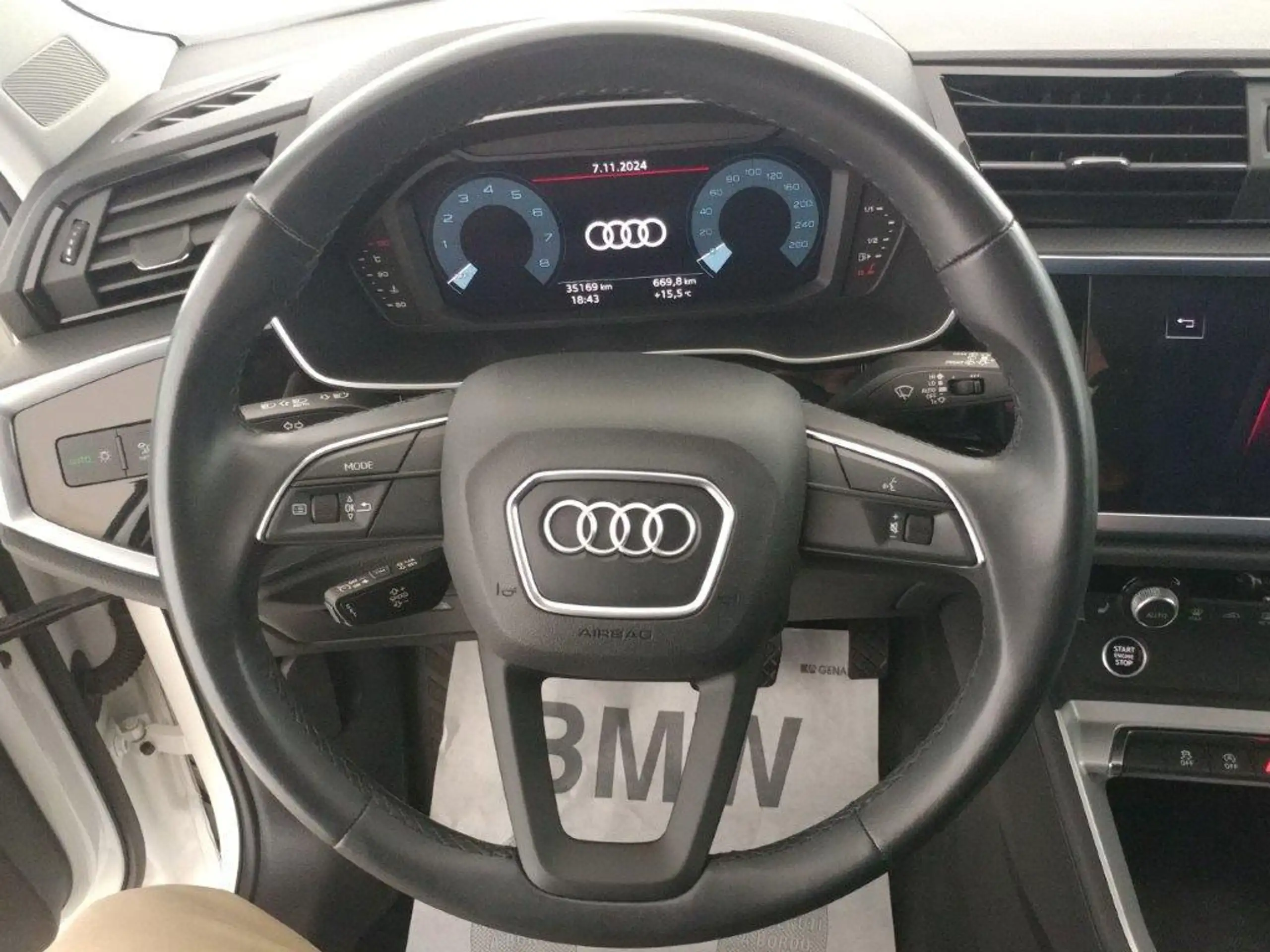 Audi - Q3