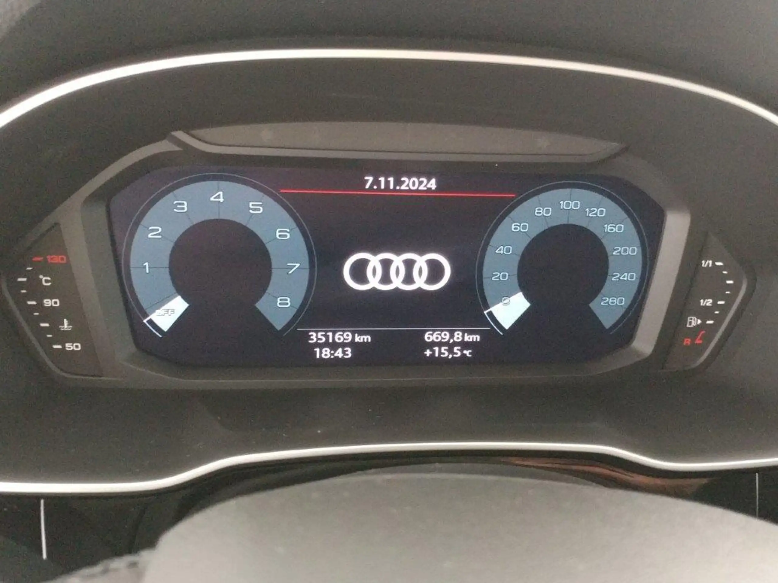 Audi - Q3