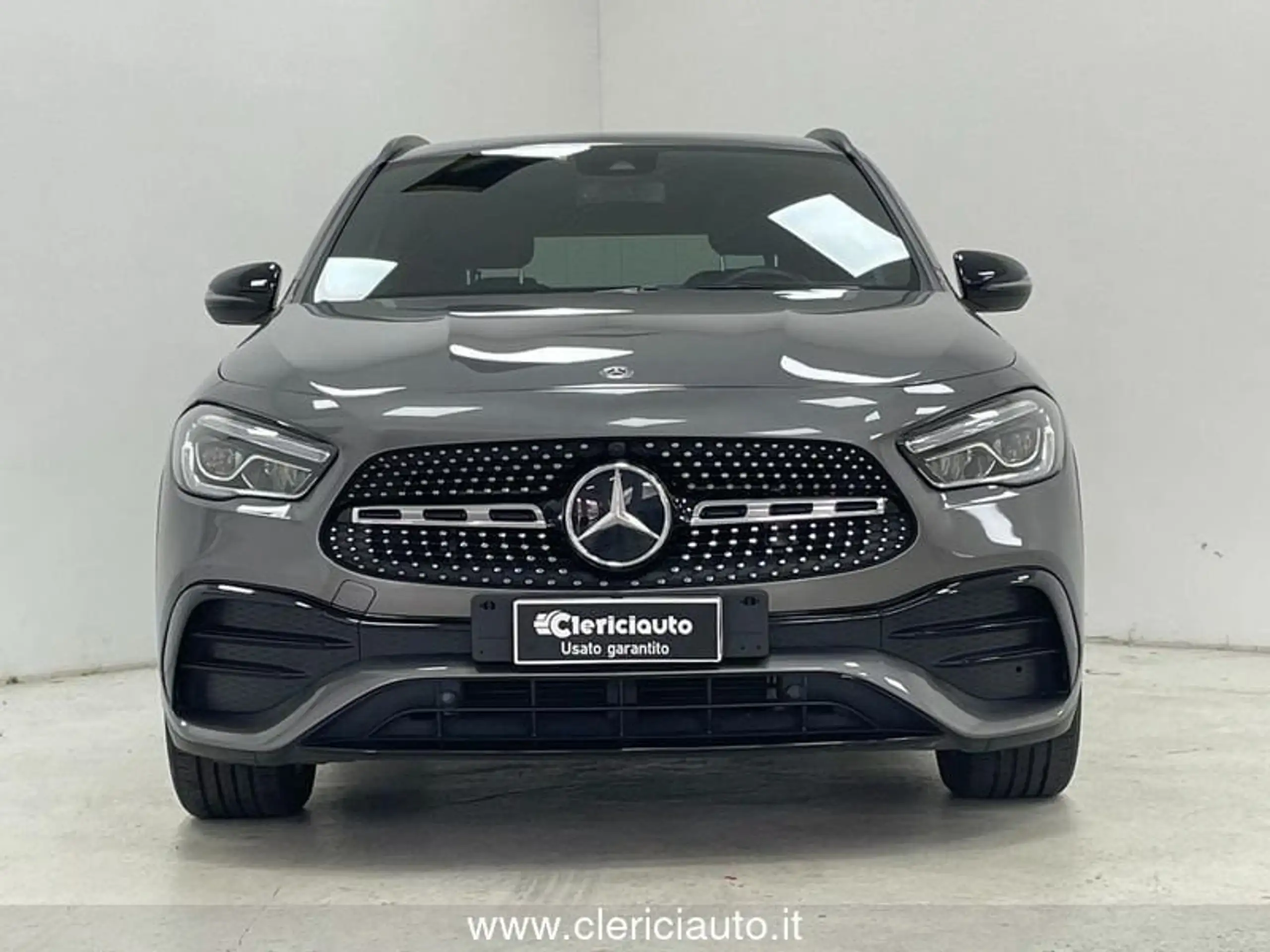 Mercedes-Benz - GLA 200