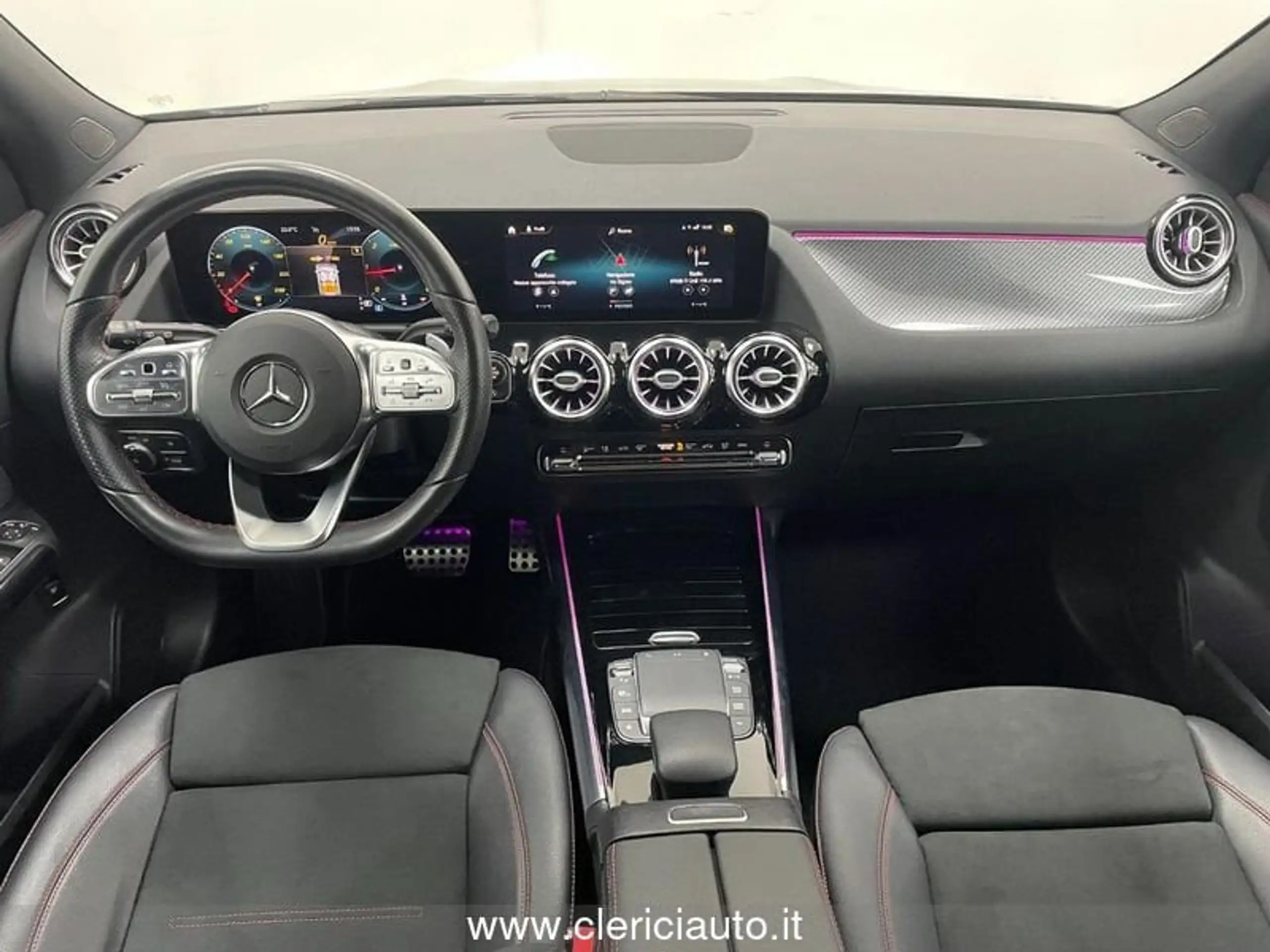 Mercedes-Benz - GLA 200