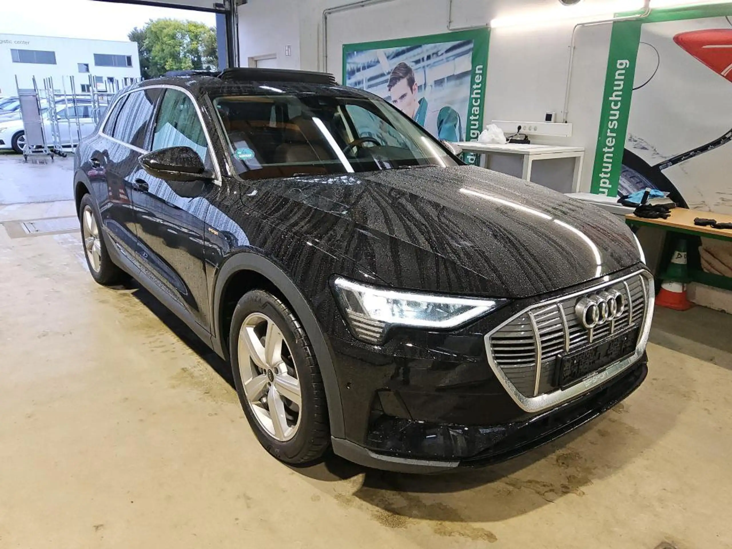 Audi - e-tron