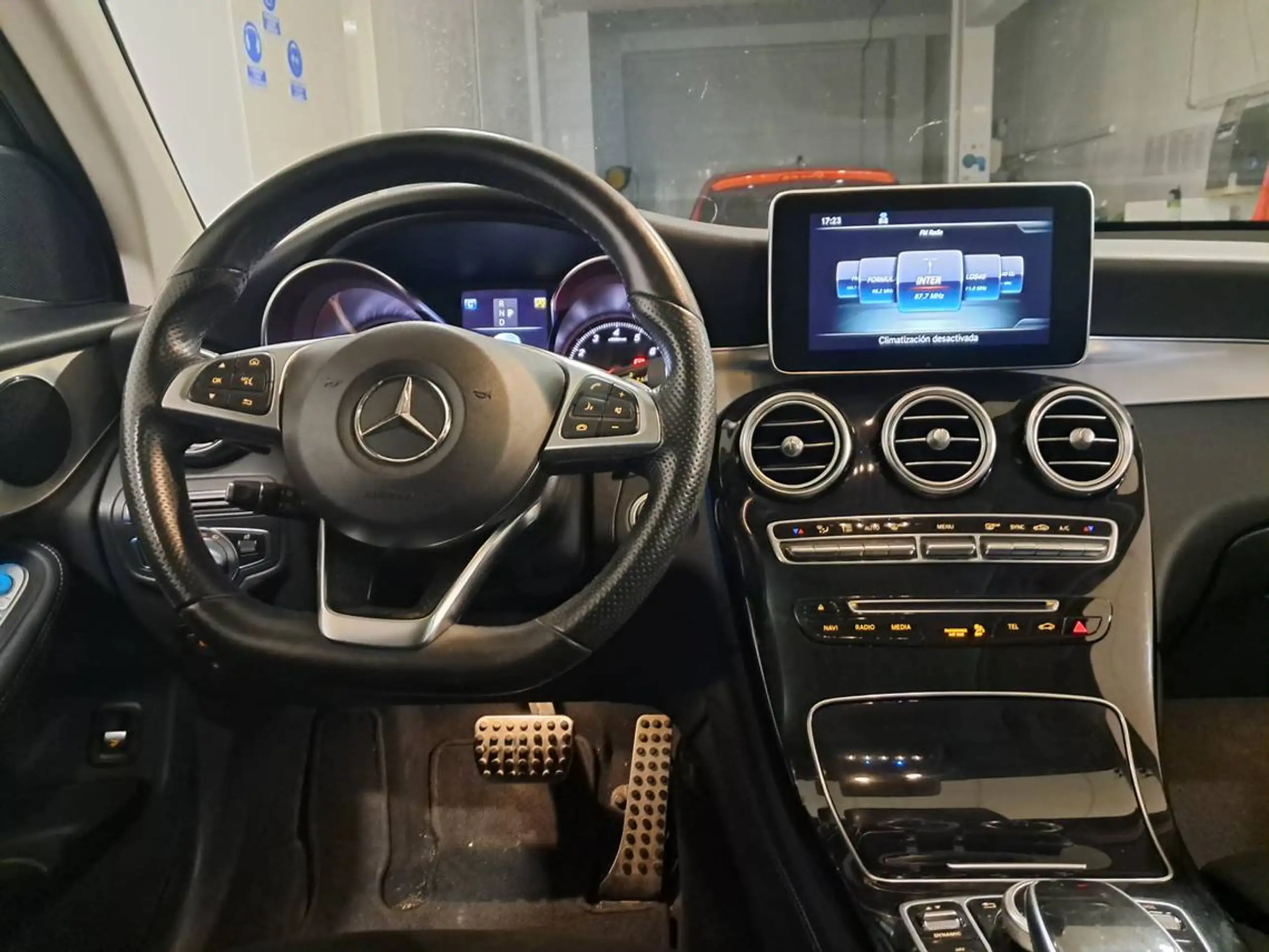 Mercedes-Benz - GLC 250