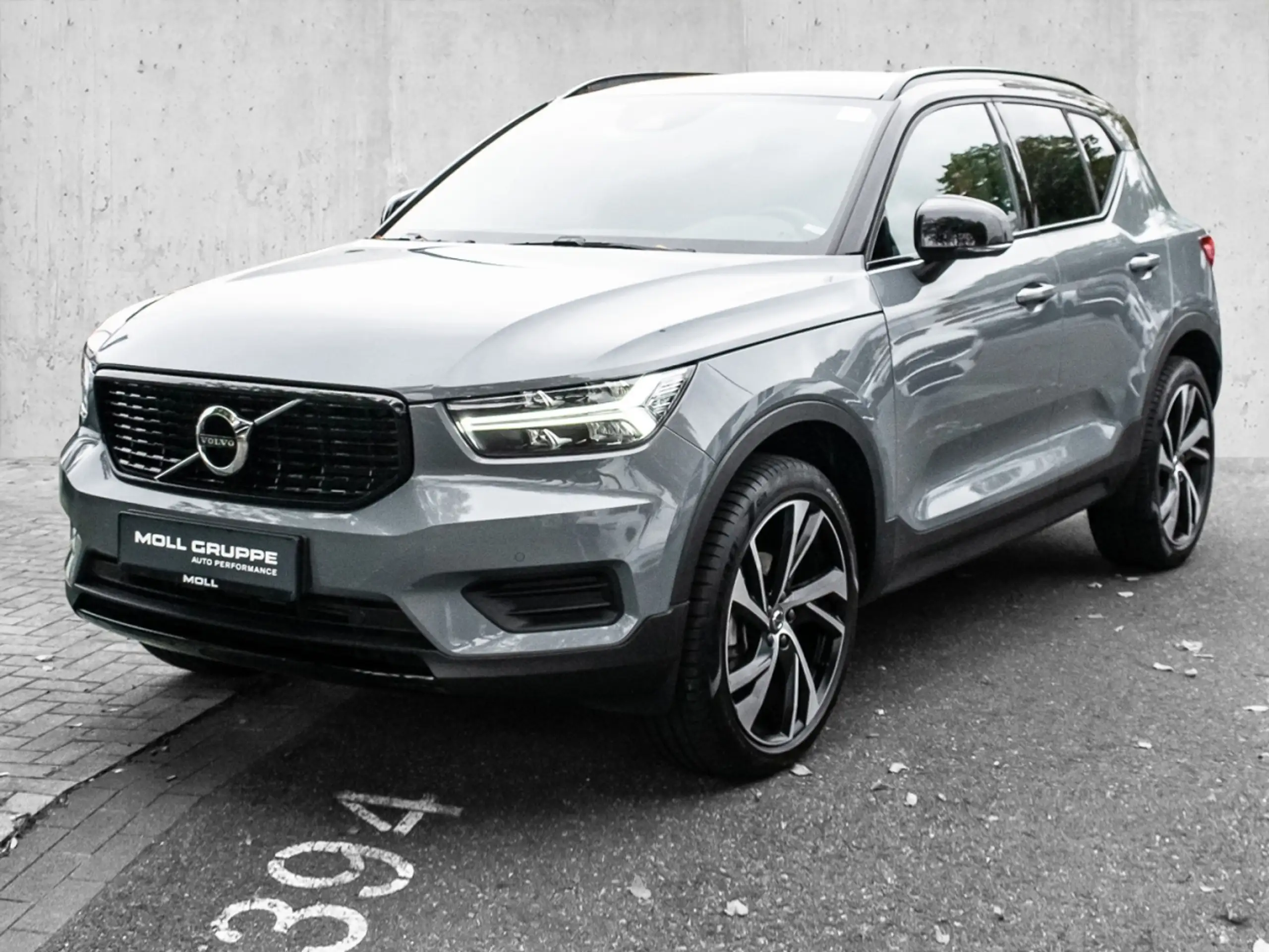 Volvo - XC40