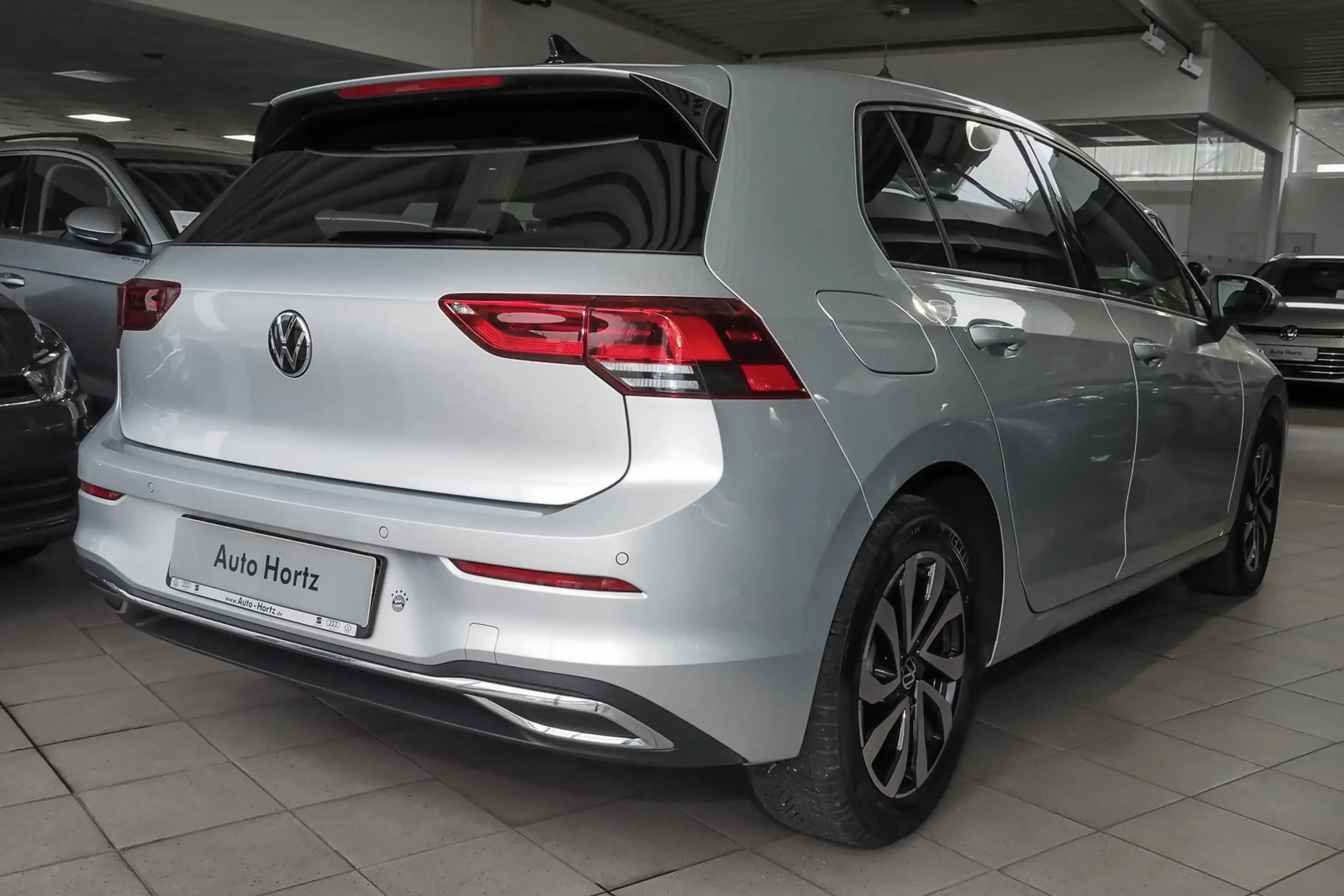 Volkswagen - Golf