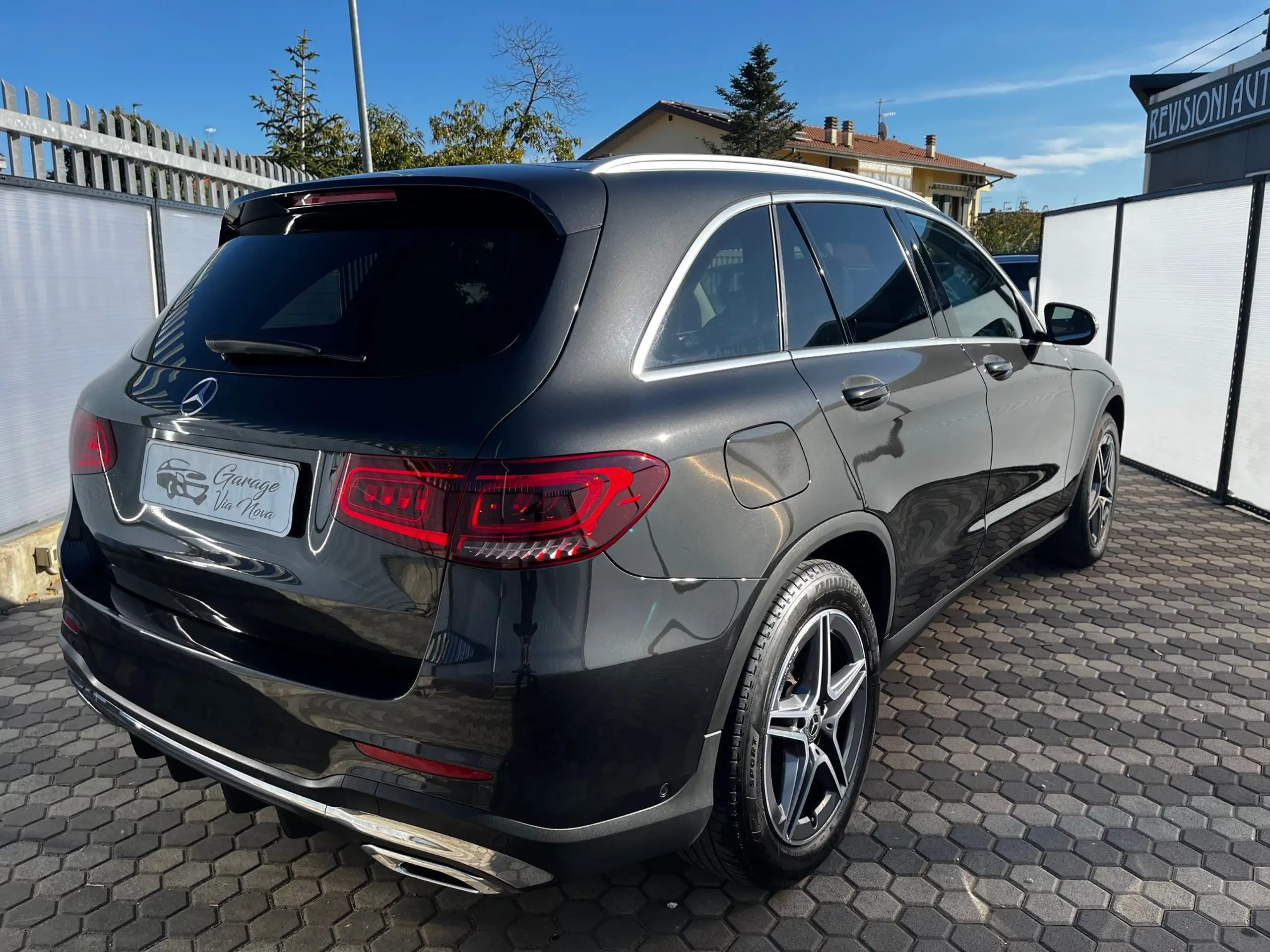 Mercedes-Benz - GLC 220