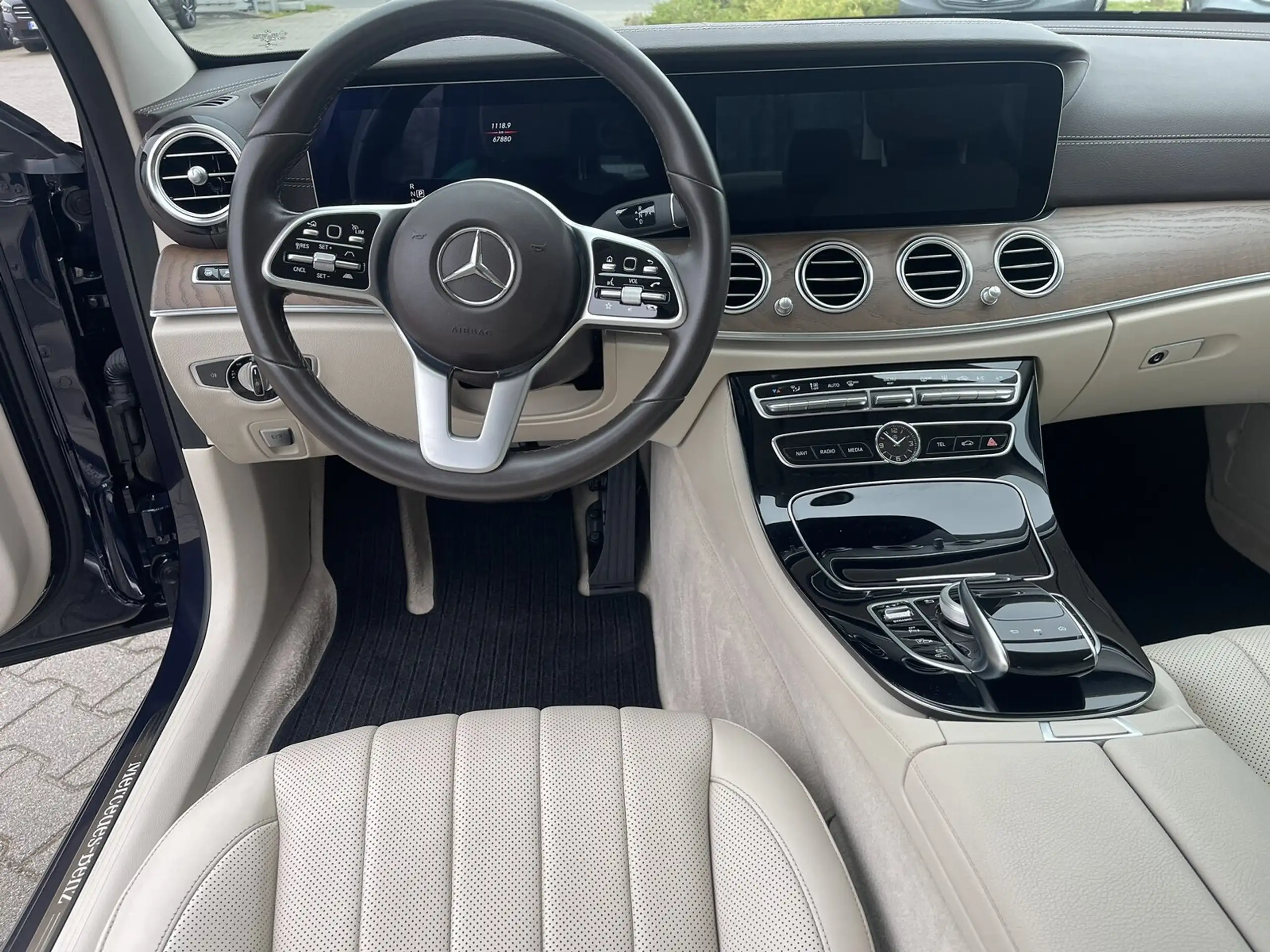 Mercedes-Benz - E 300