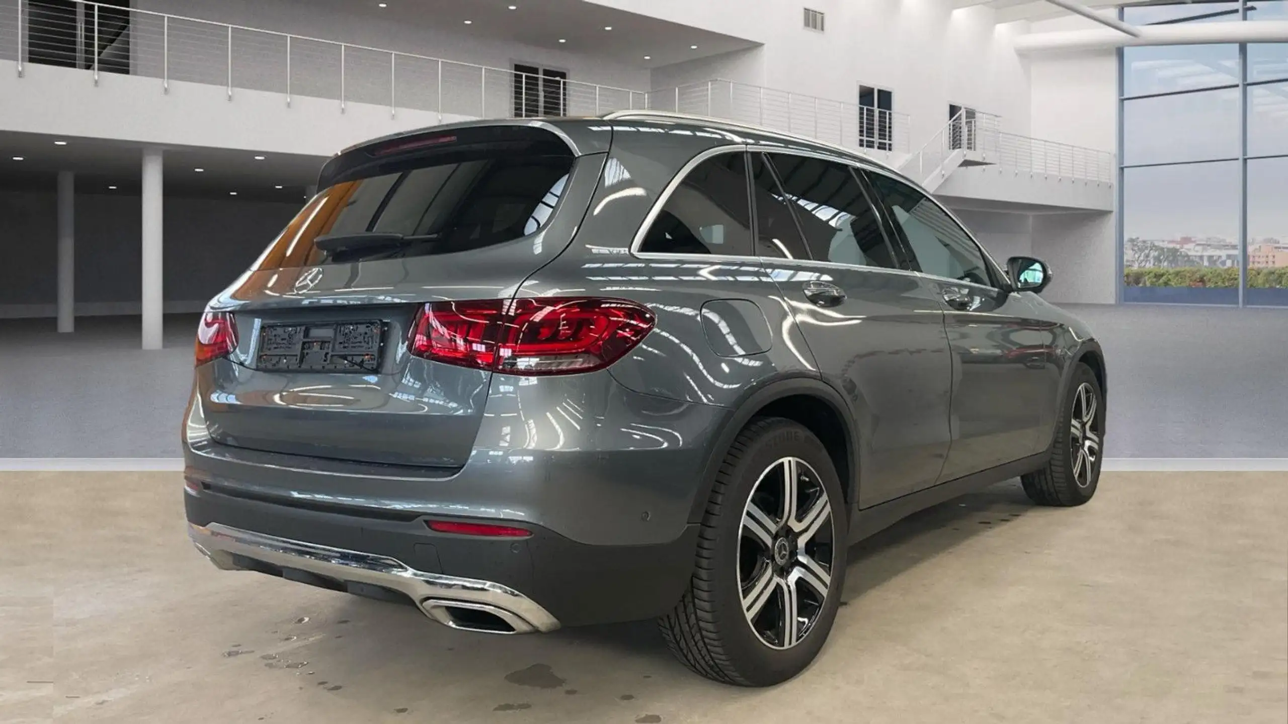 Mercedes-Benz - GLC 220