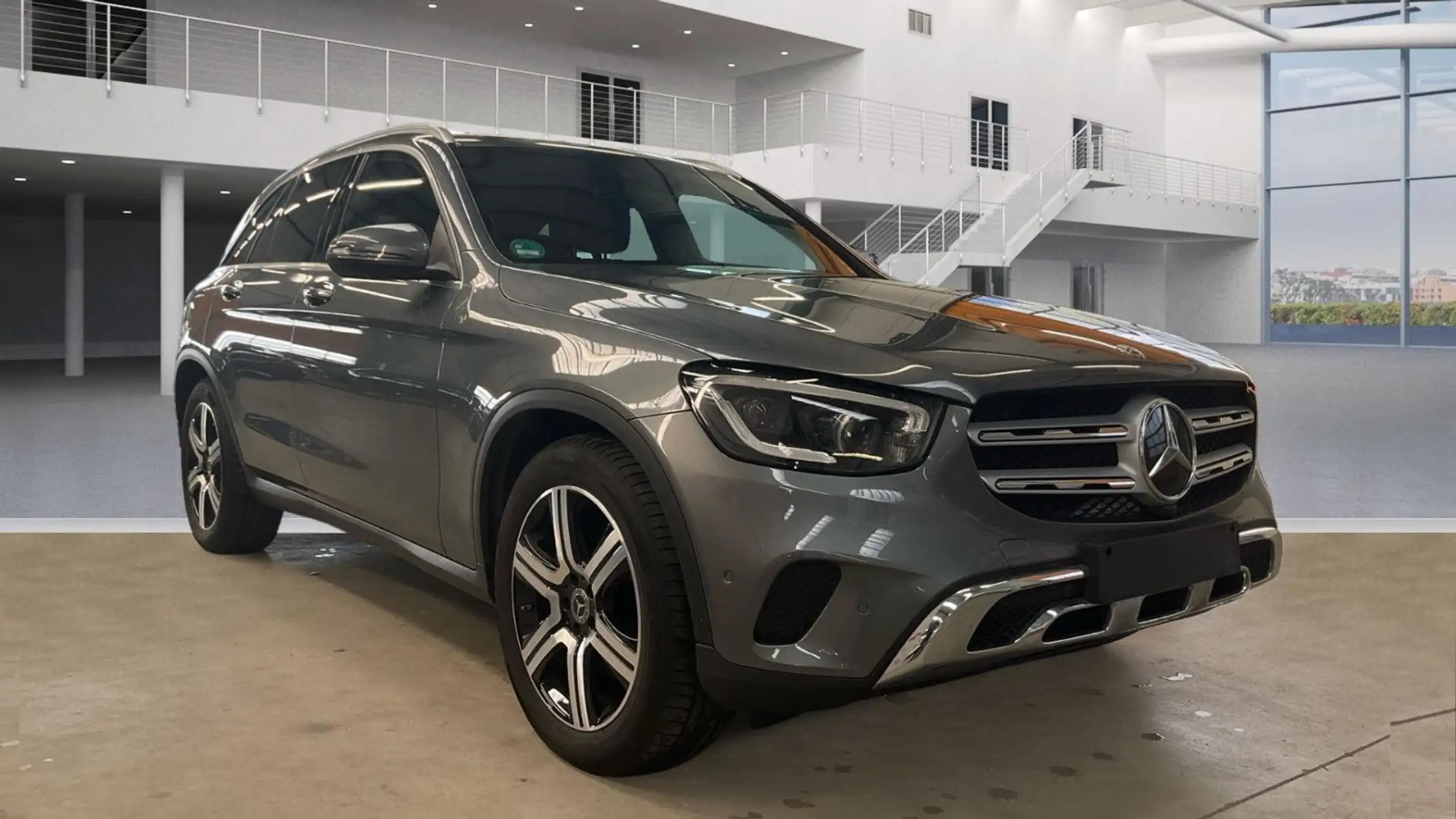 Mercedes-Benz - GLC 220