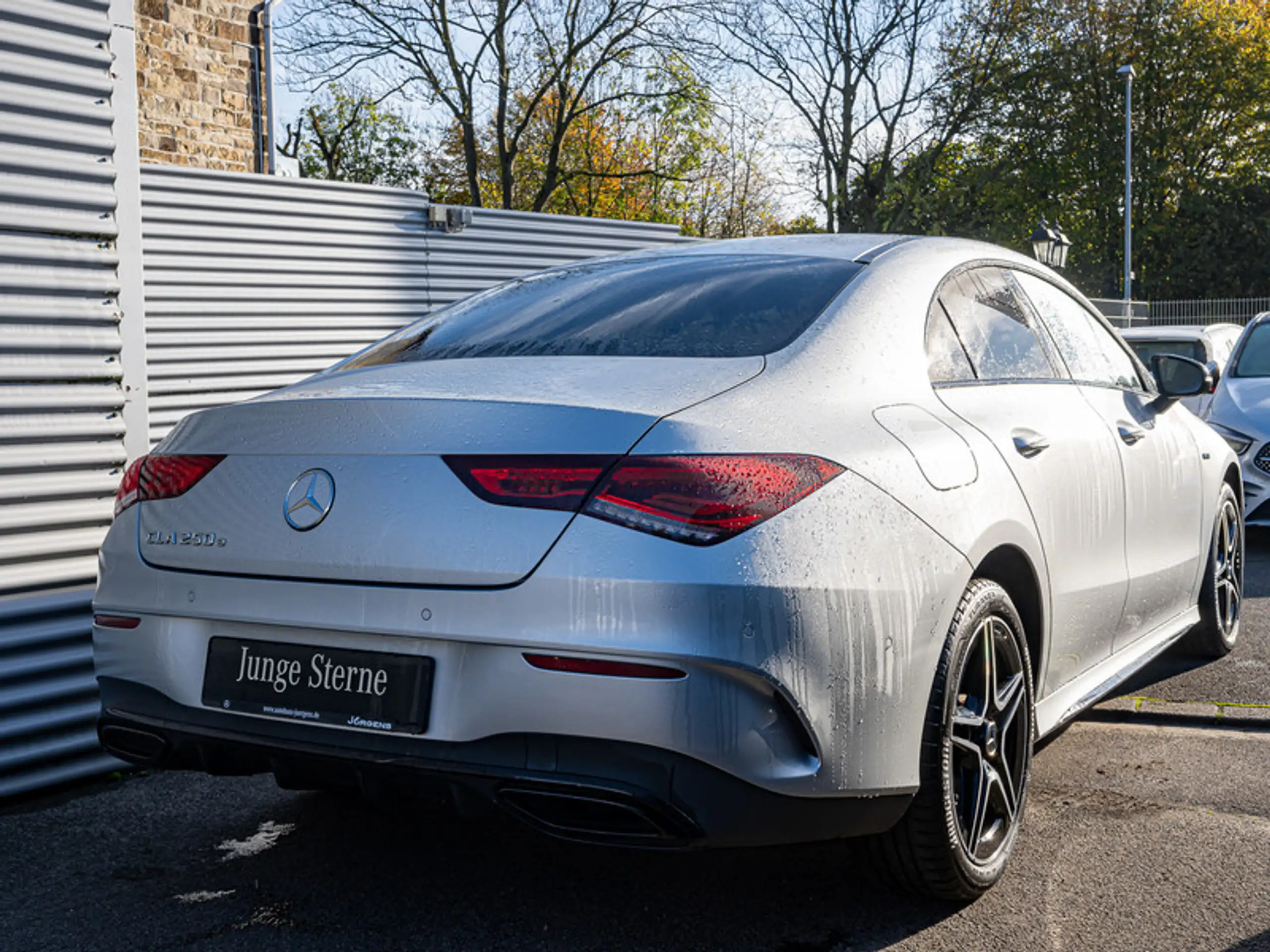 Mercedes-Benz - CLA 250