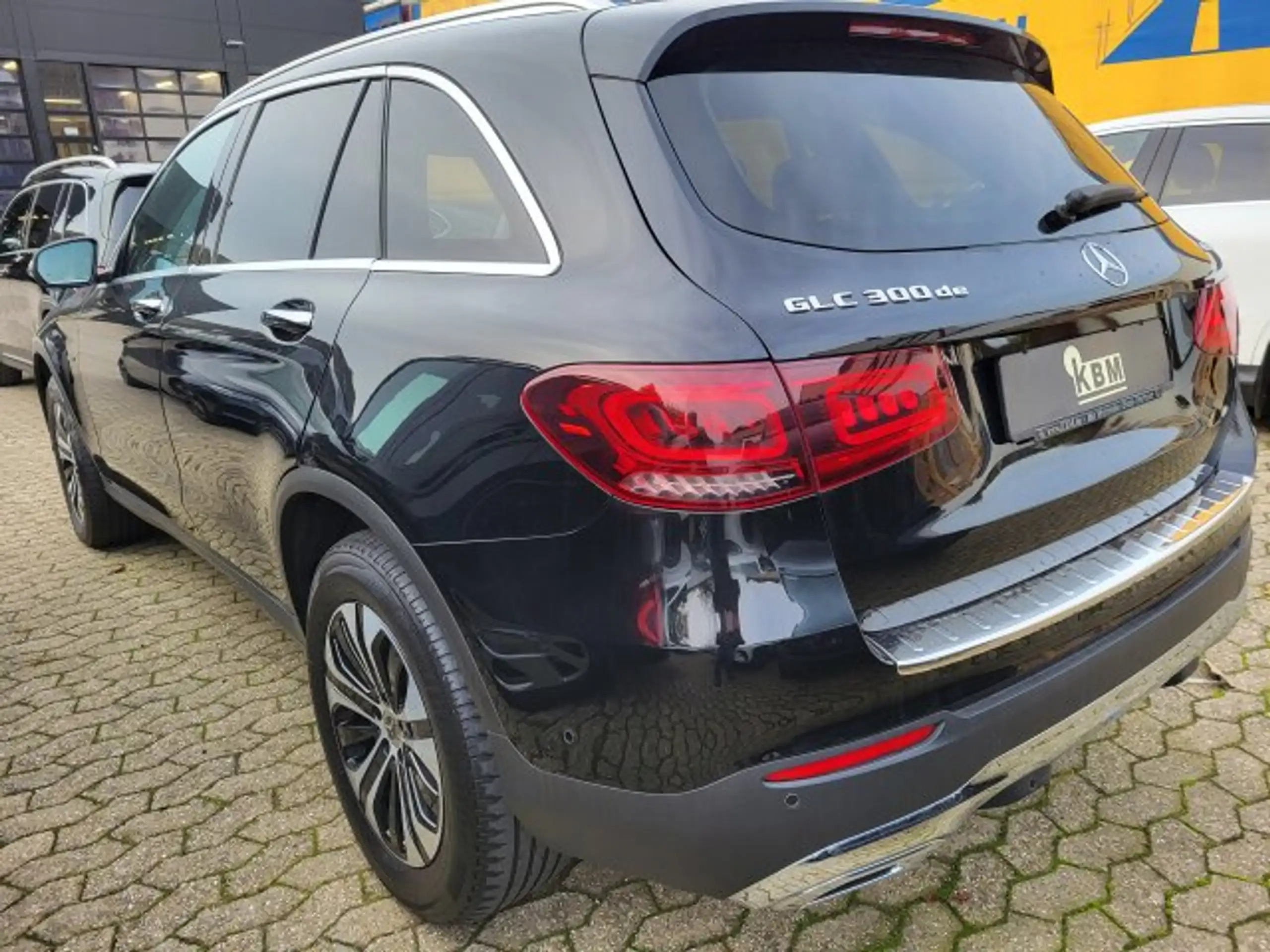 Mercedes-Benz - GLC 300