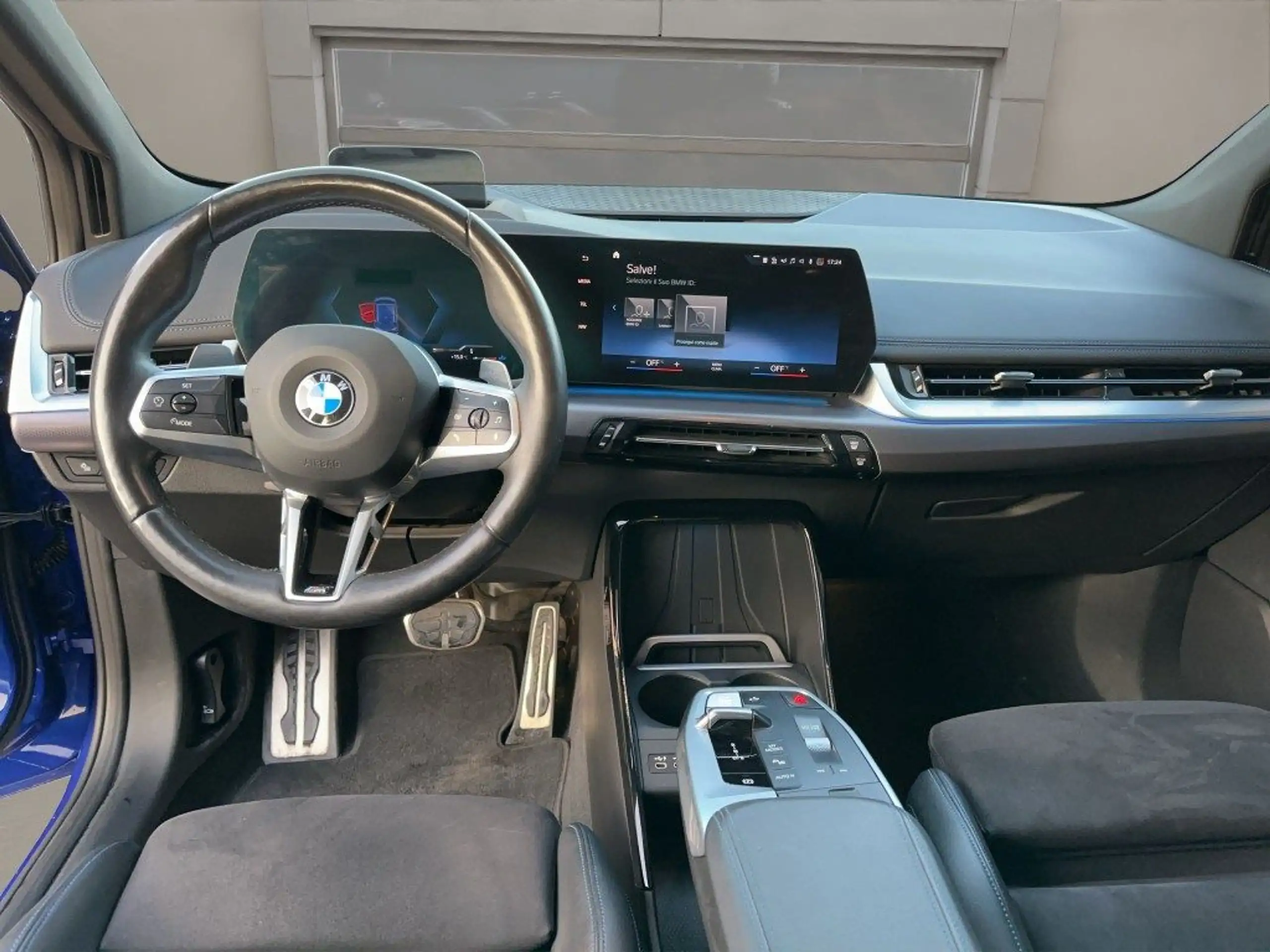 BMW - 218