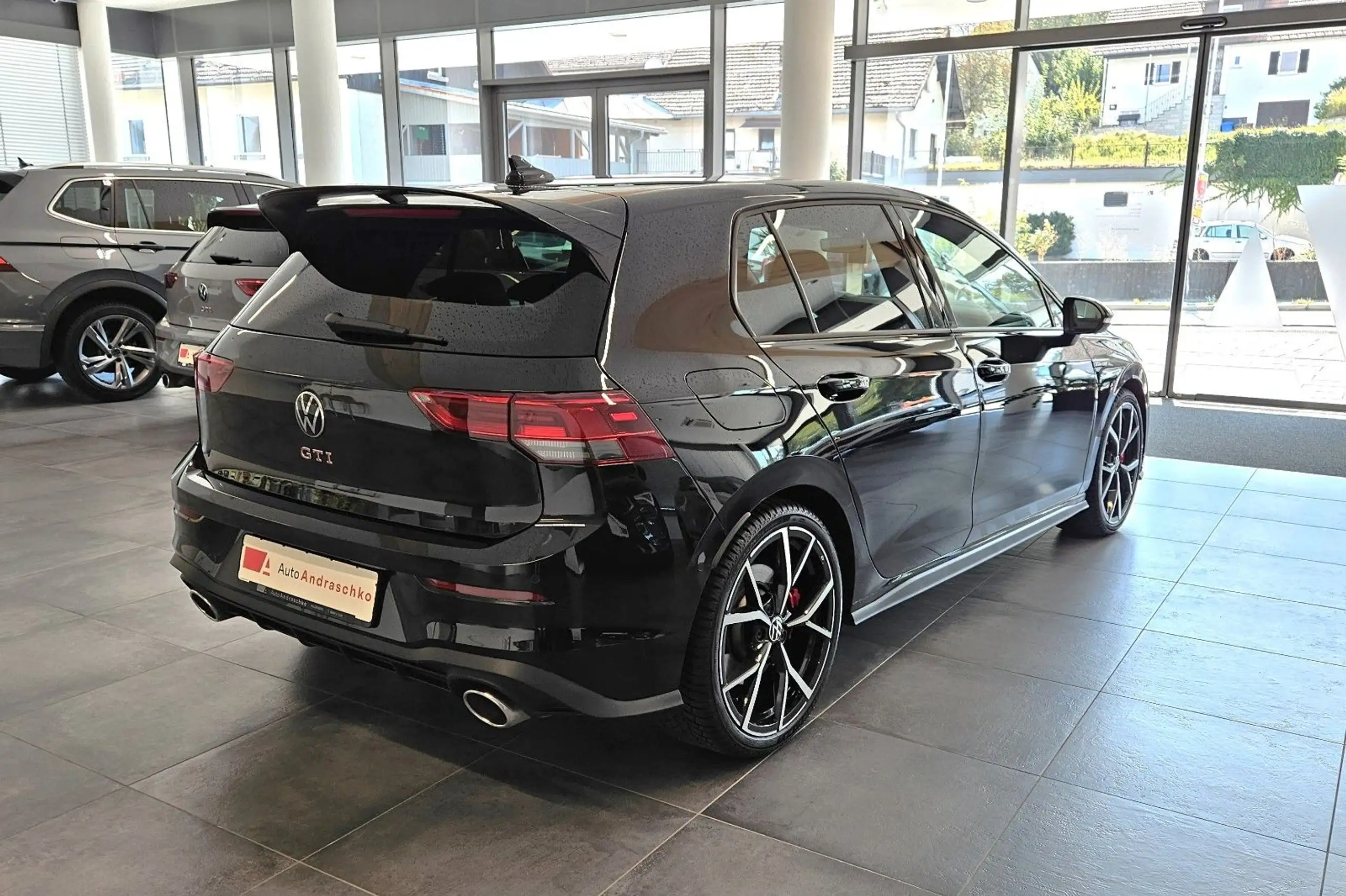 Volkswagen - Golf