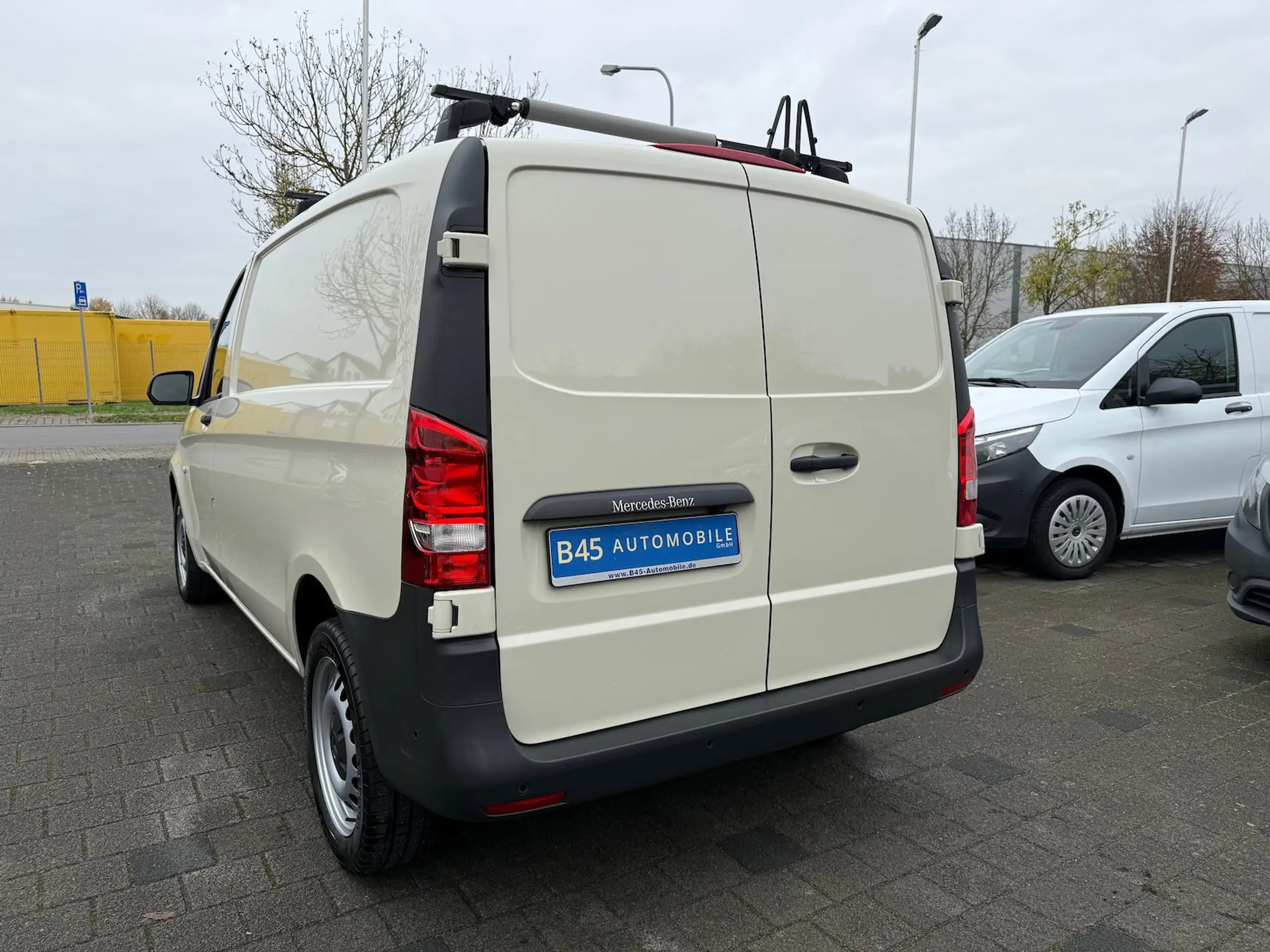 Mercedes-Benz - Vito