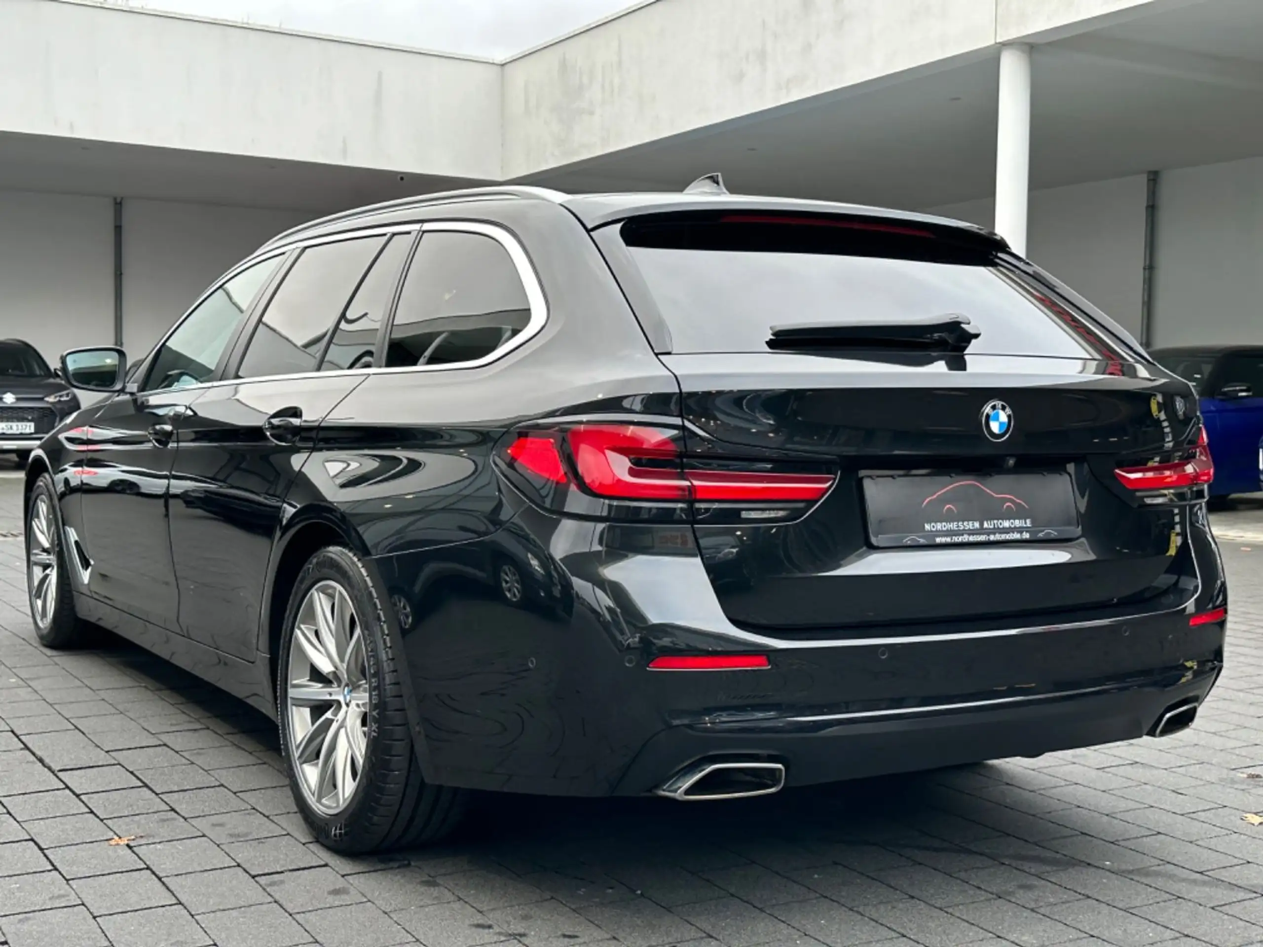 BMW - 530