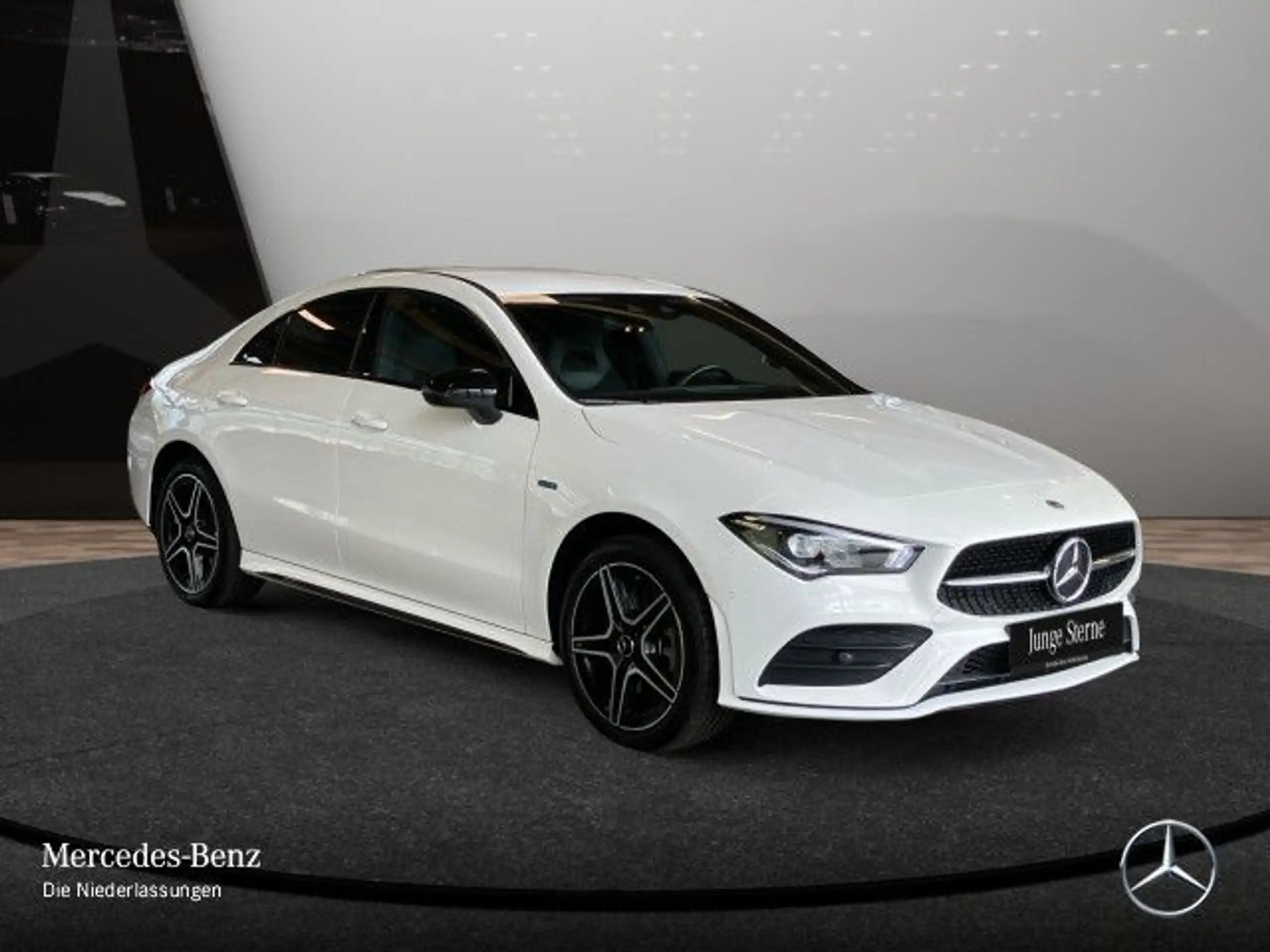 Mercedes-Benz - CLA 250