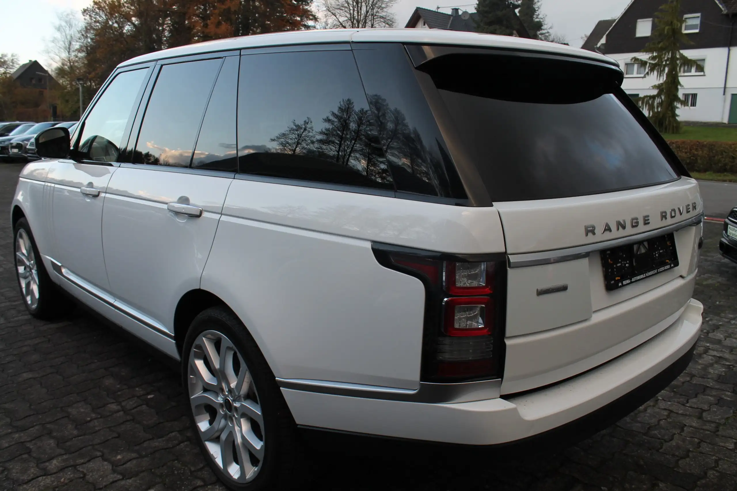 Land Rover - Range Rover