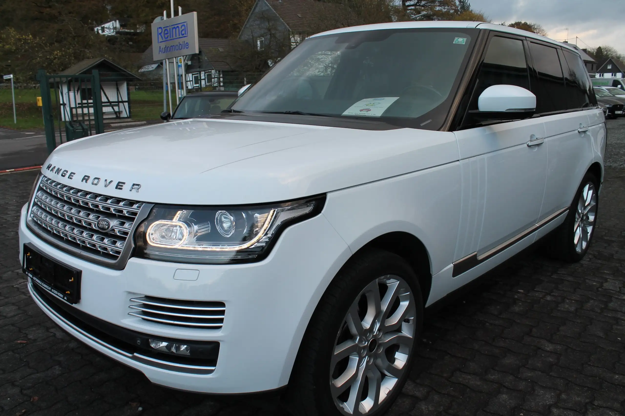 Land Rover - Range Rover