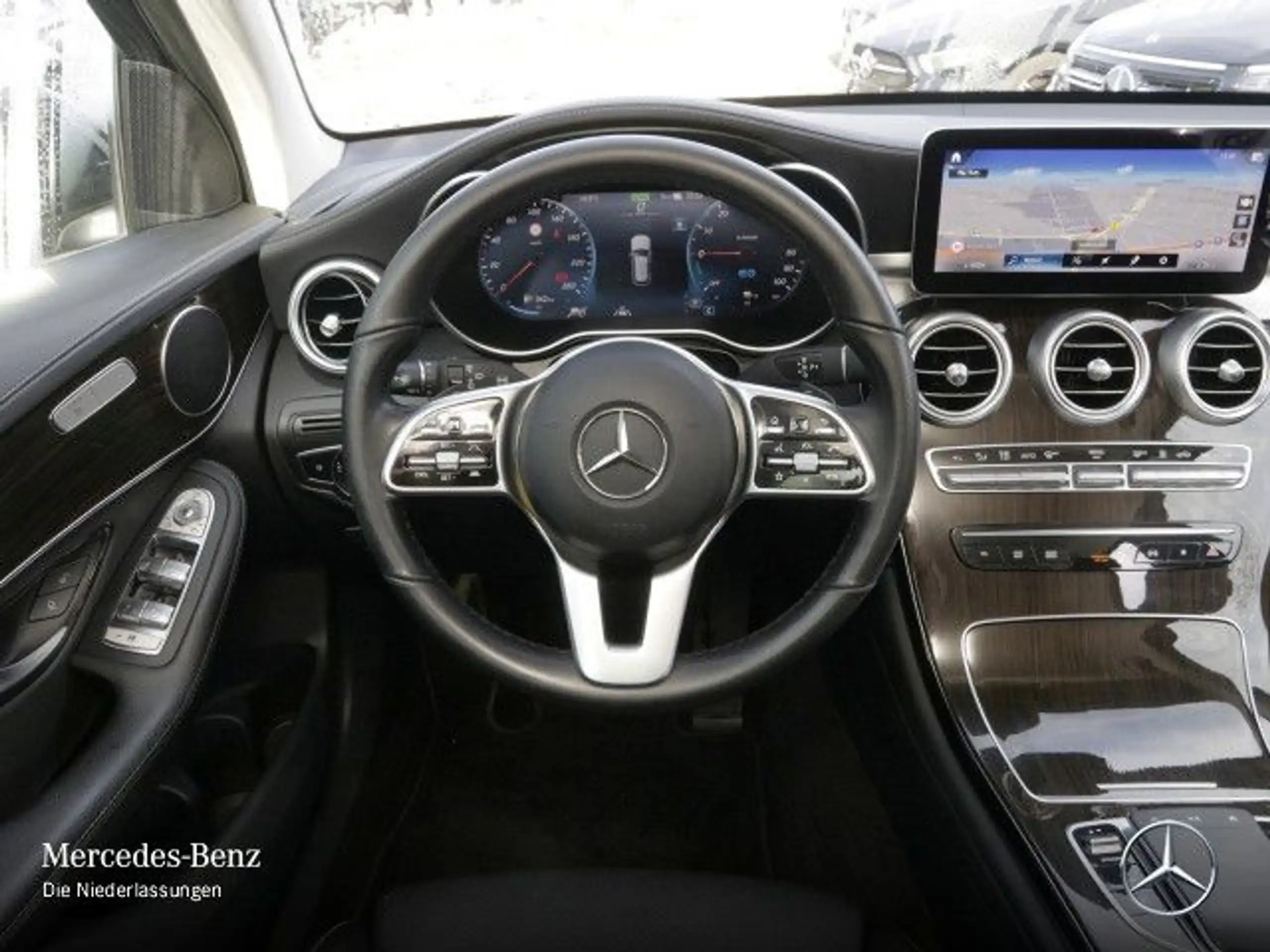 Mercedes-Benz - GLC 300