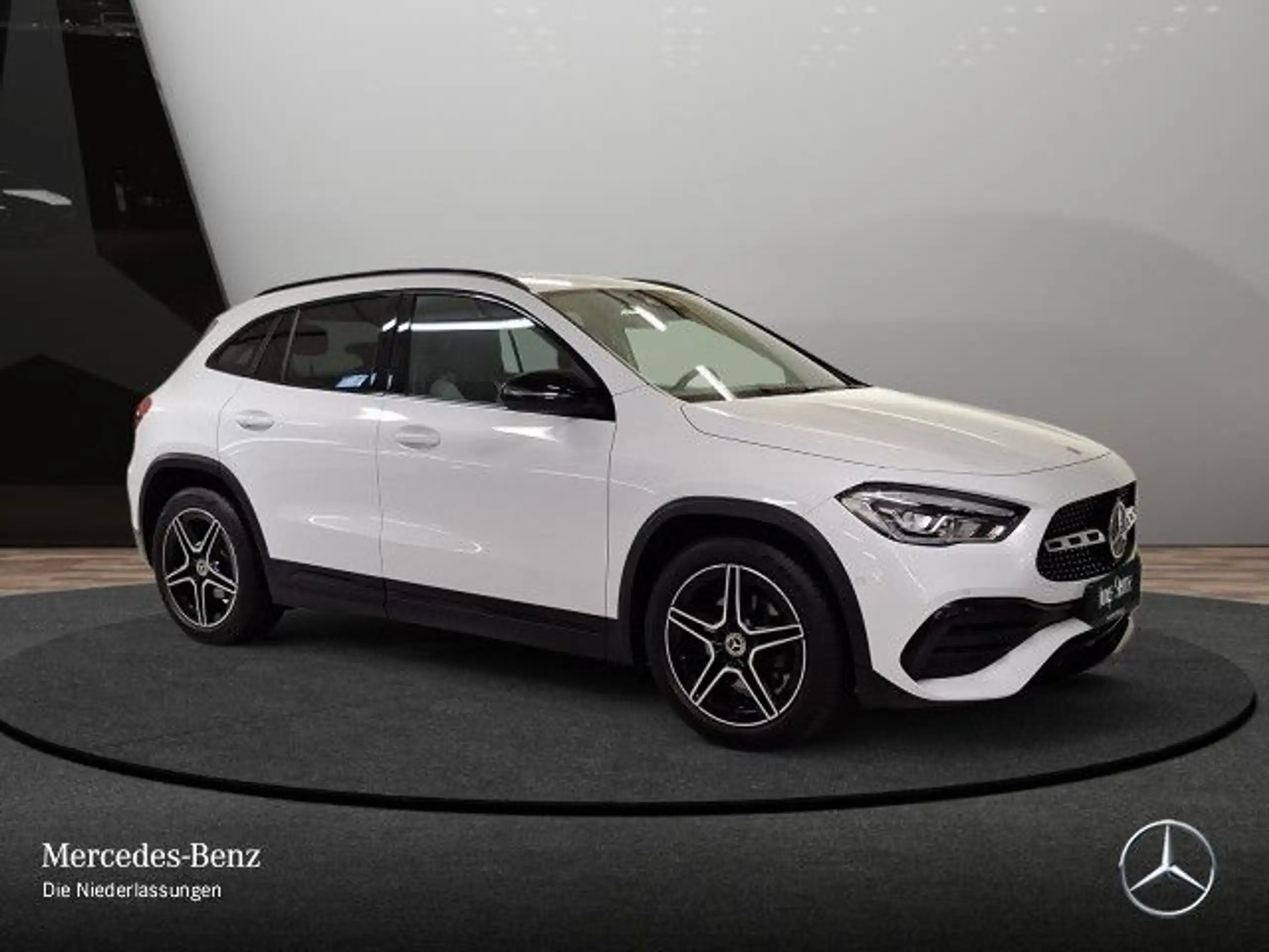 Mercedes-Benz - GLA 200