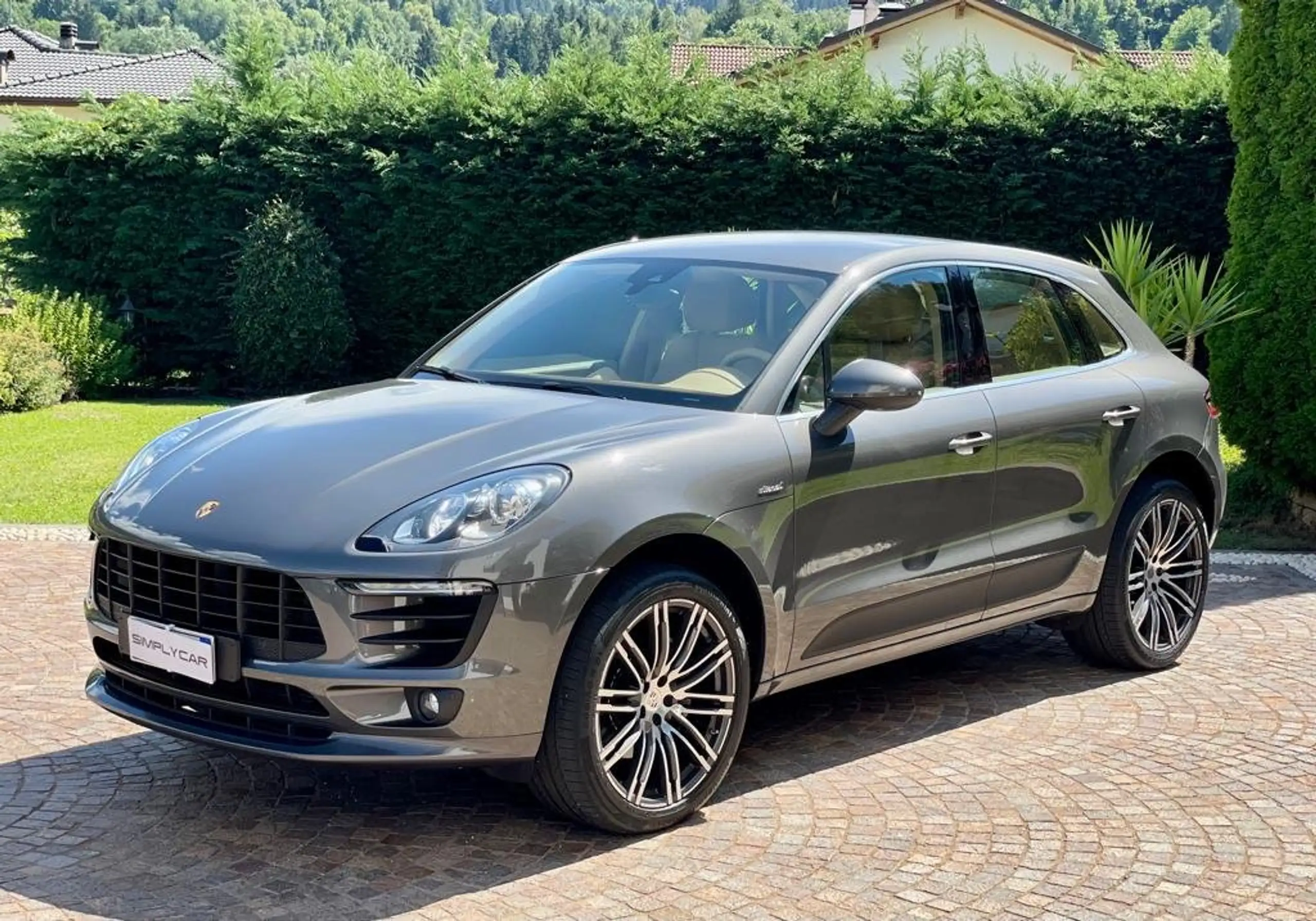 Porsche - Macan