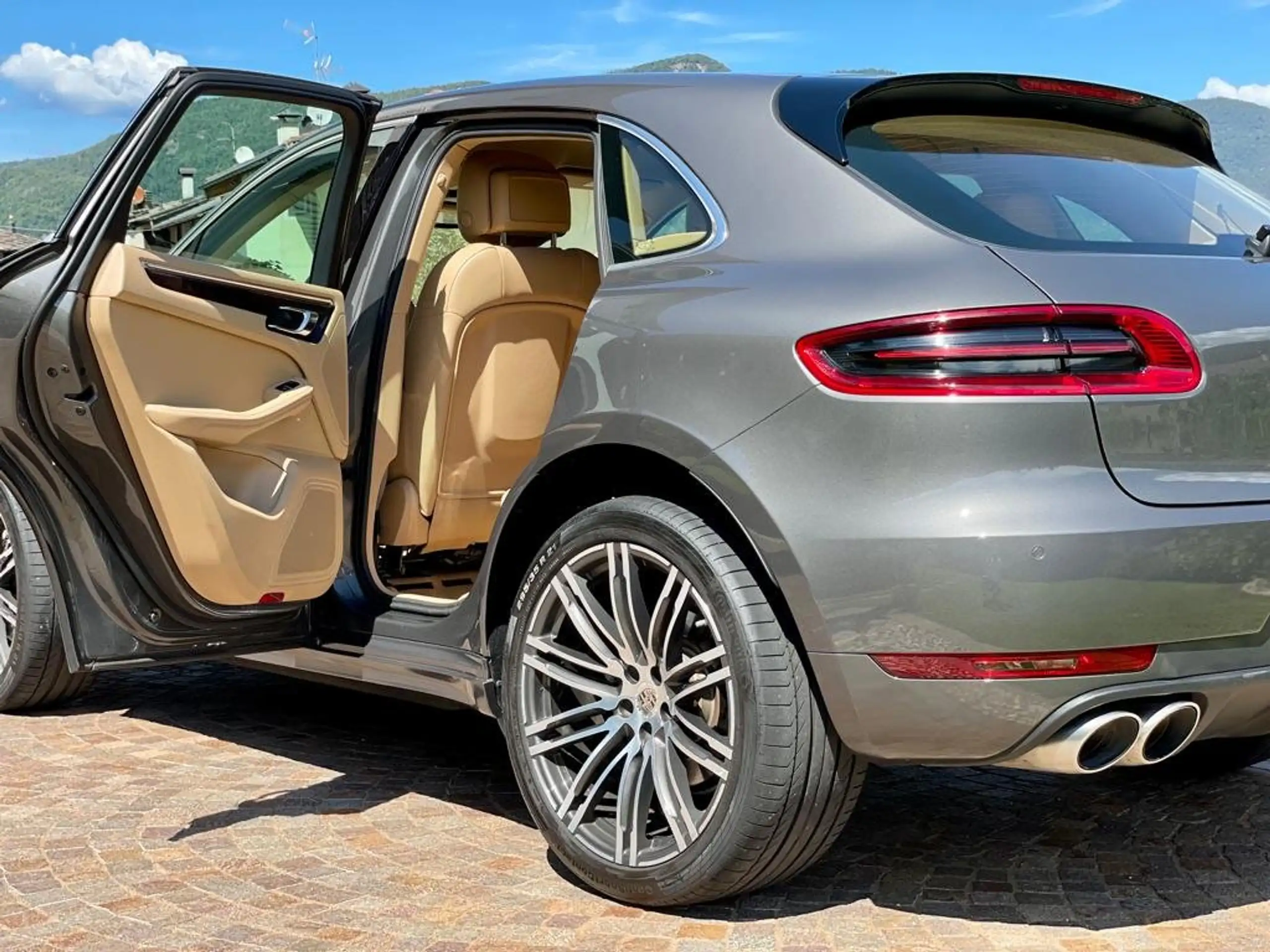 Porsche - Macan