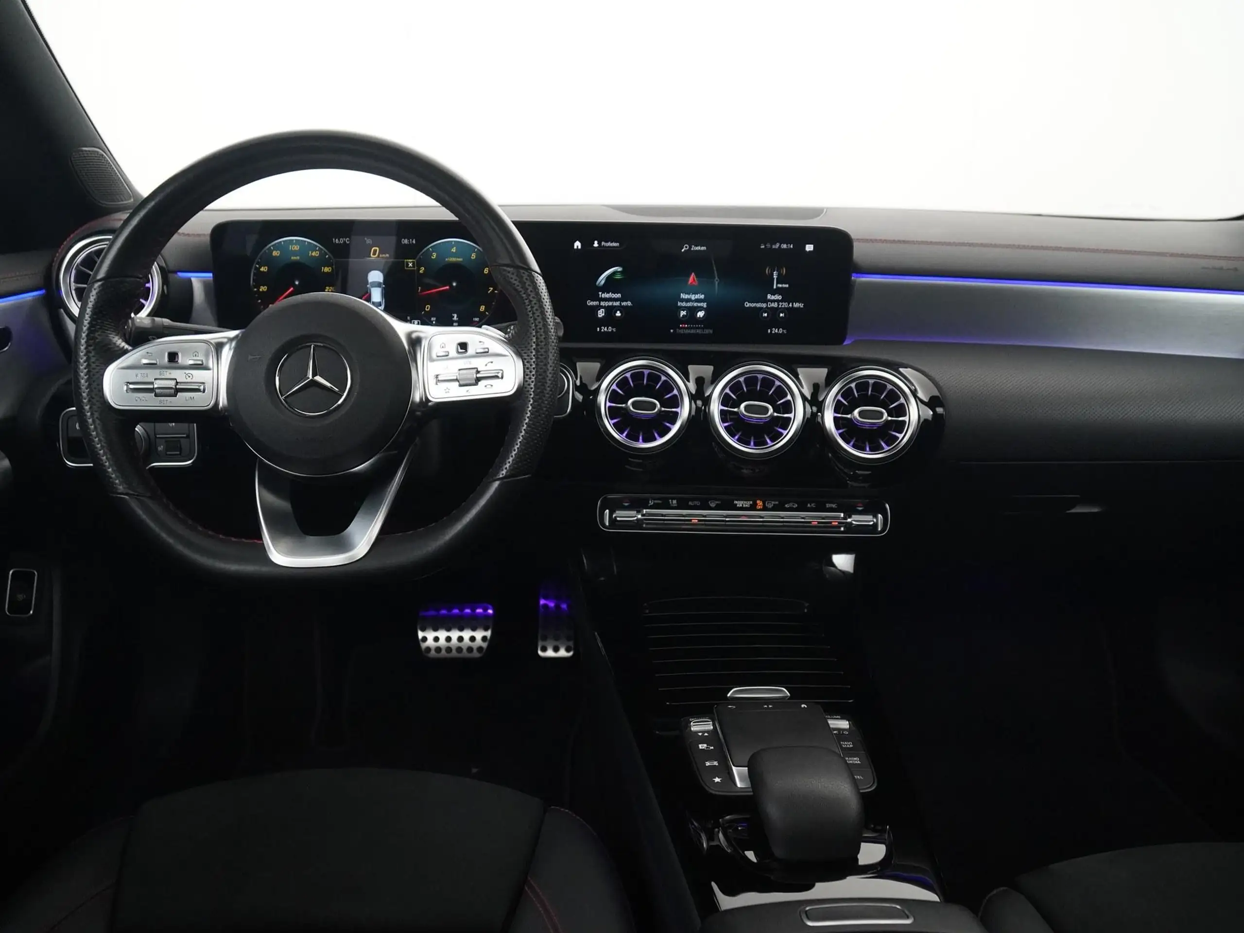 Mercedes-Benz - CLA 200