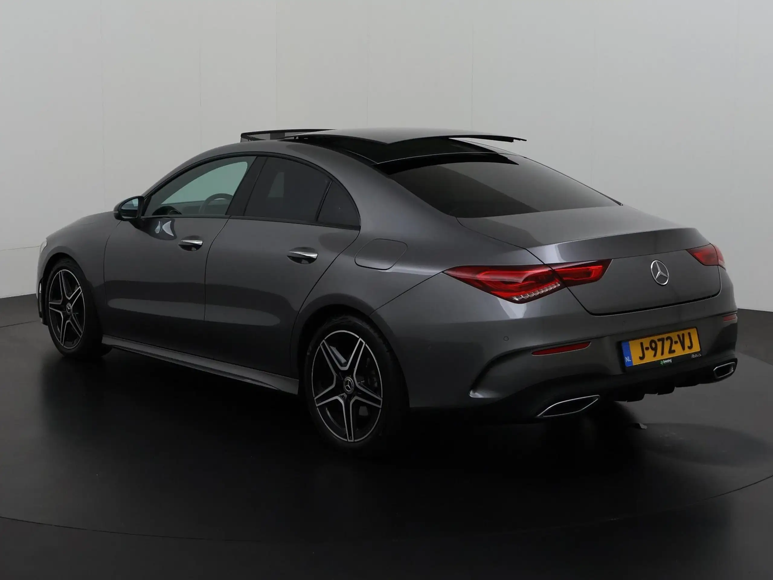 Mercedes-Benz - CLA 200