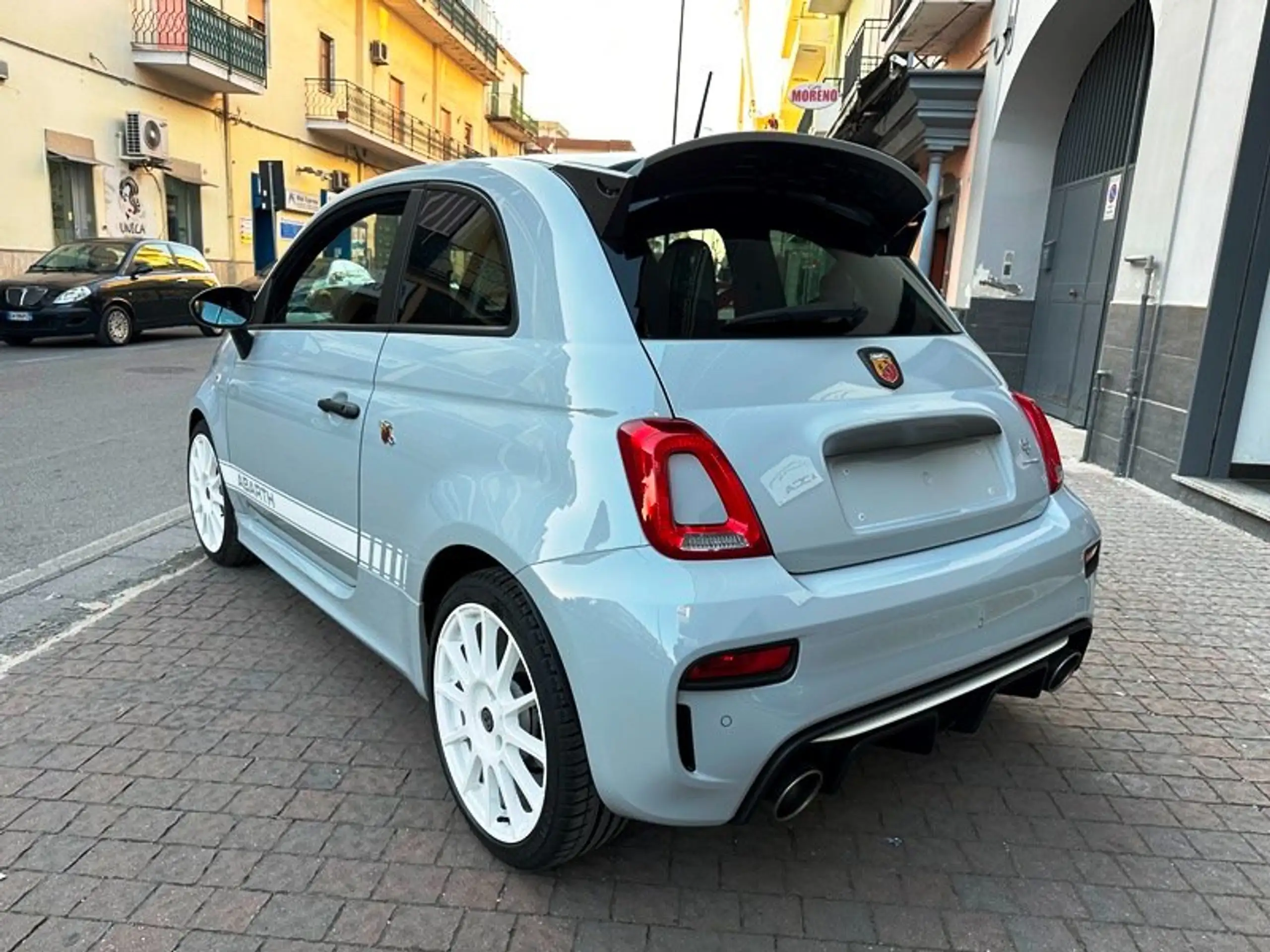 Abarth - 695