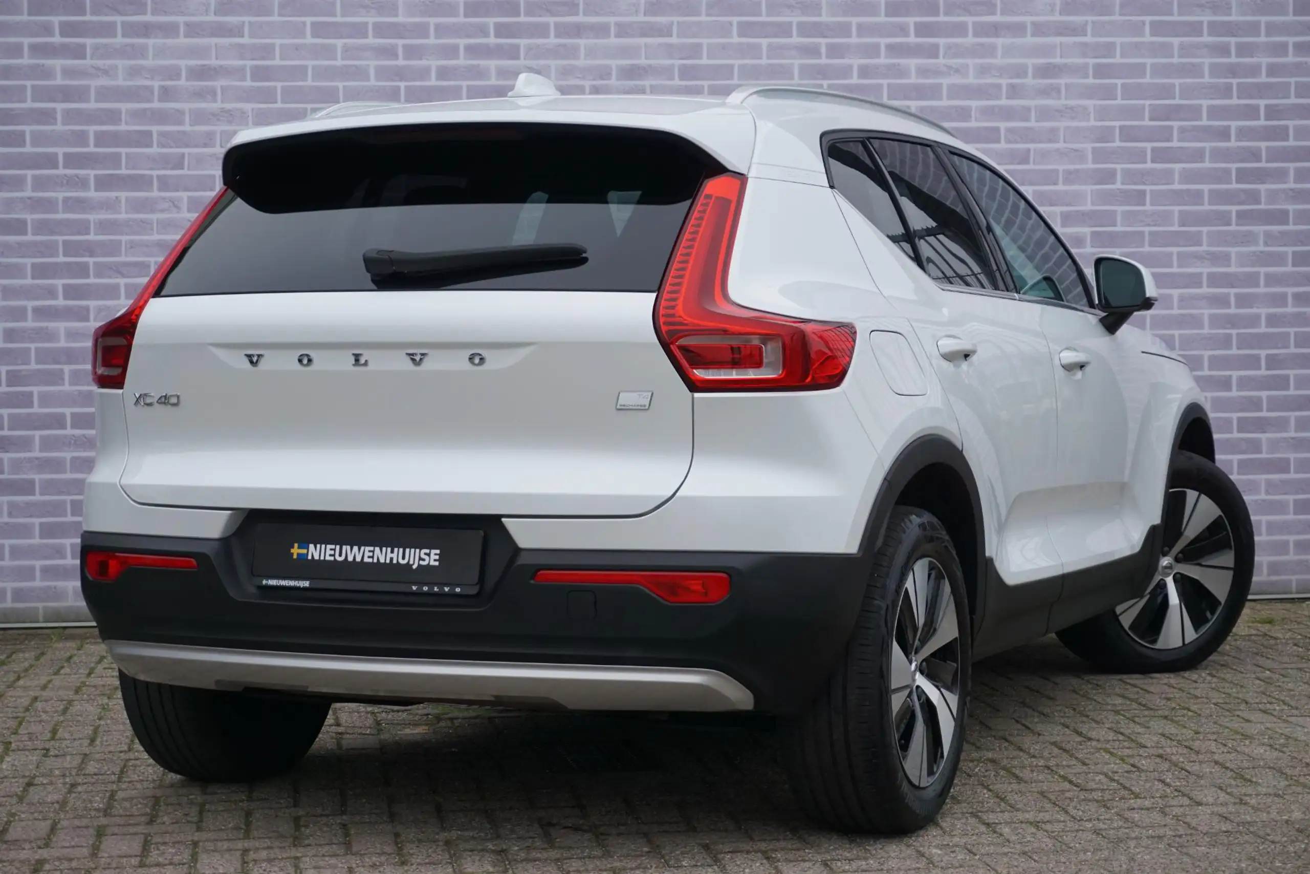 Volvo - XC40