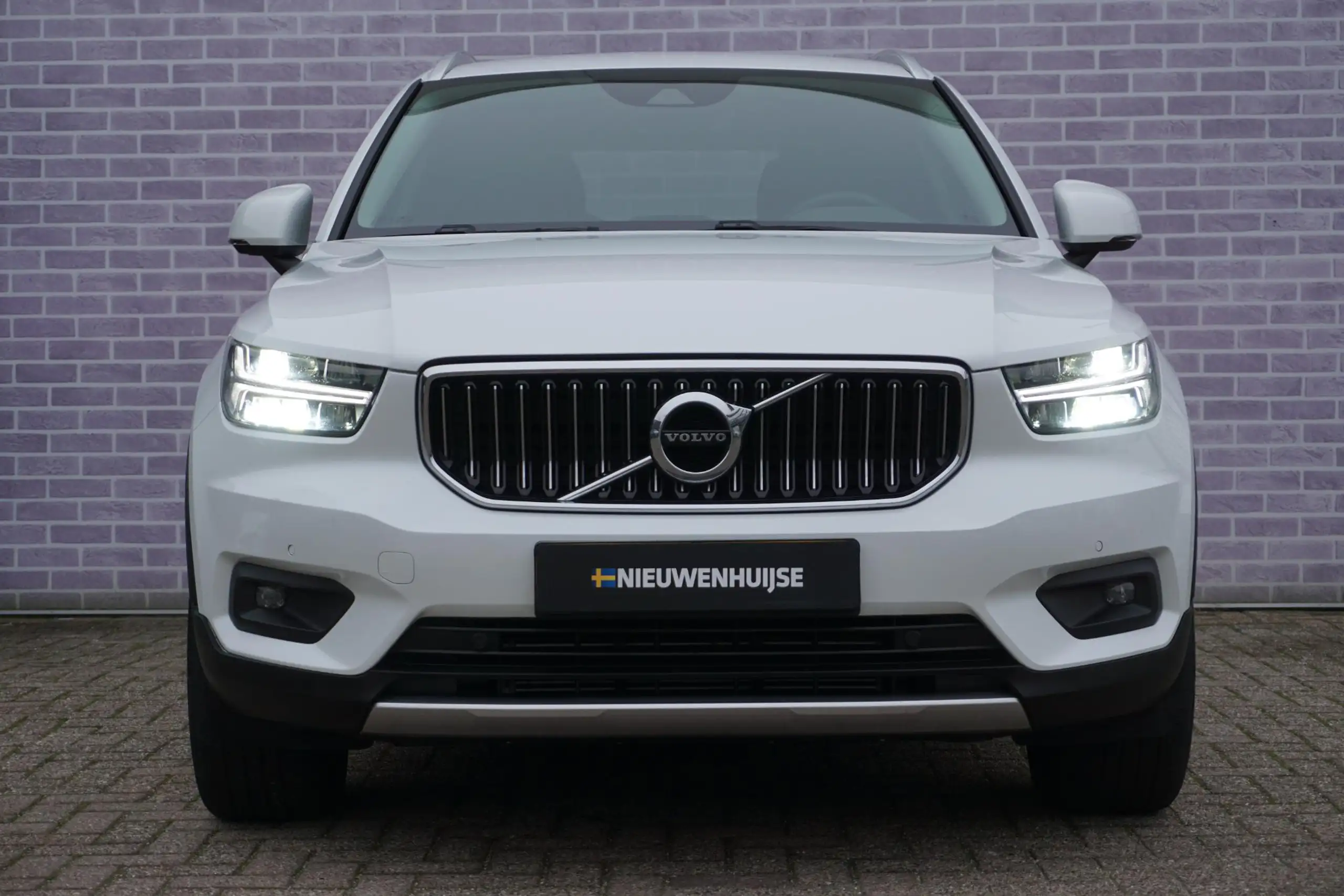 Volvo - XC40