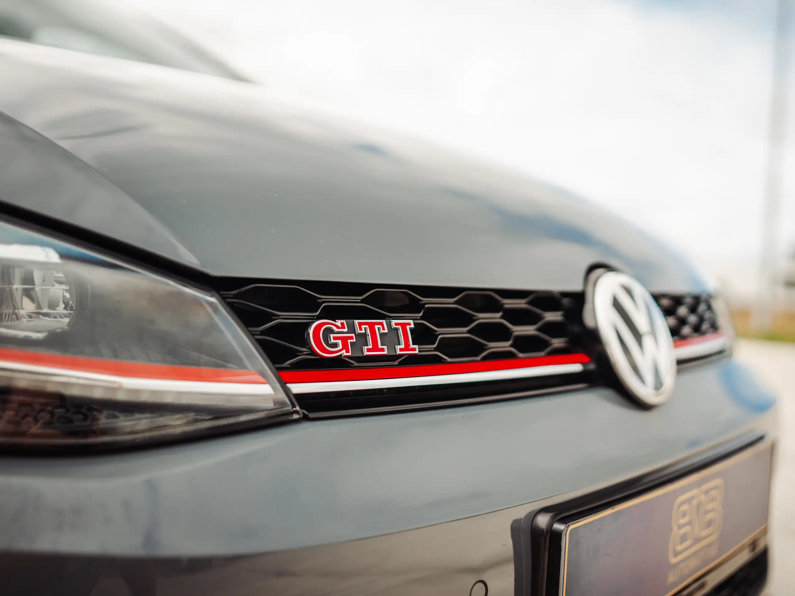 Volkswagen - Golf GTI