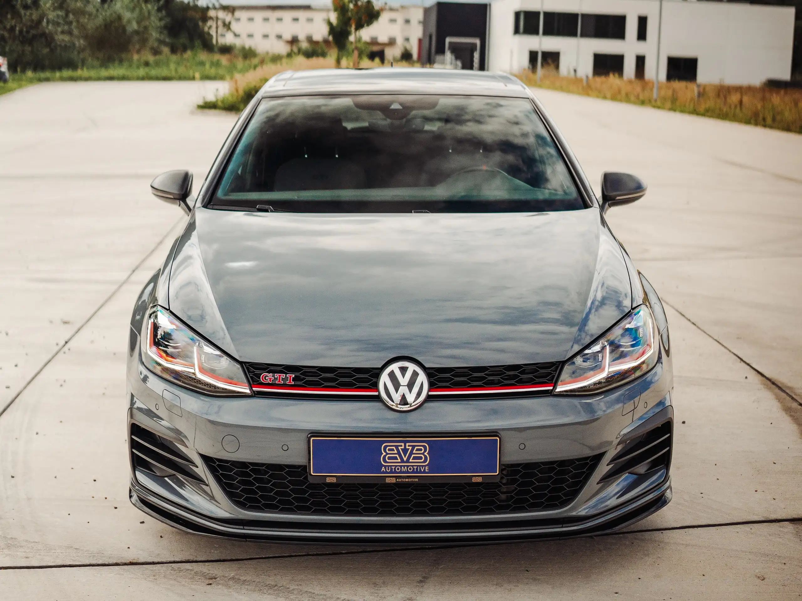 Volkswagen - Golf GTI