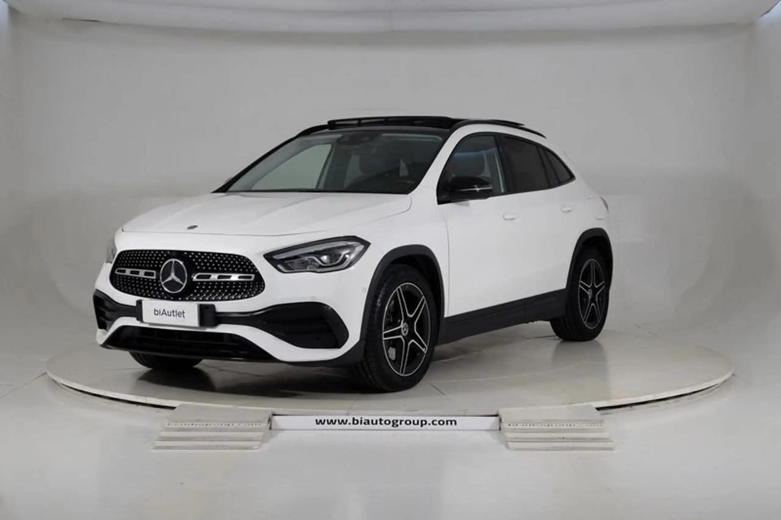 Mercedes-Benz - GLA 250