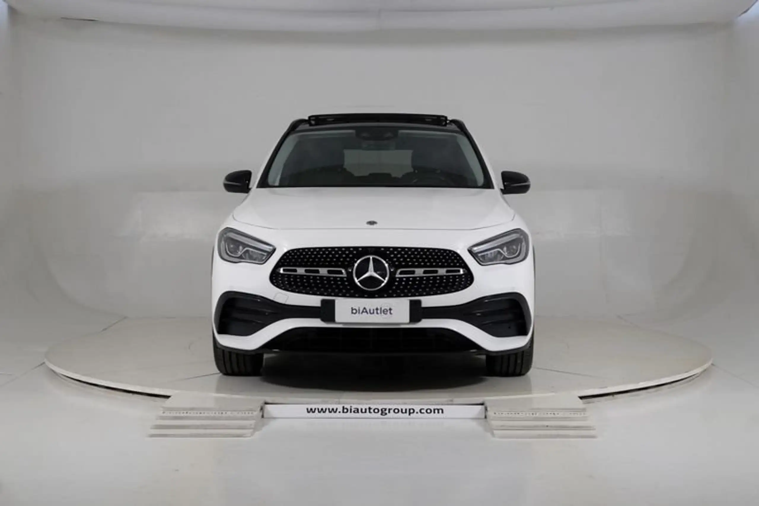 Mercedes-Benz - GLA 250