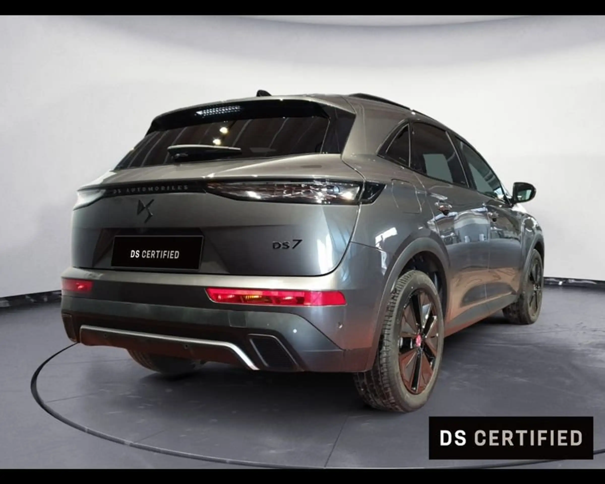 DS Automobiles - DS 7 Crossback