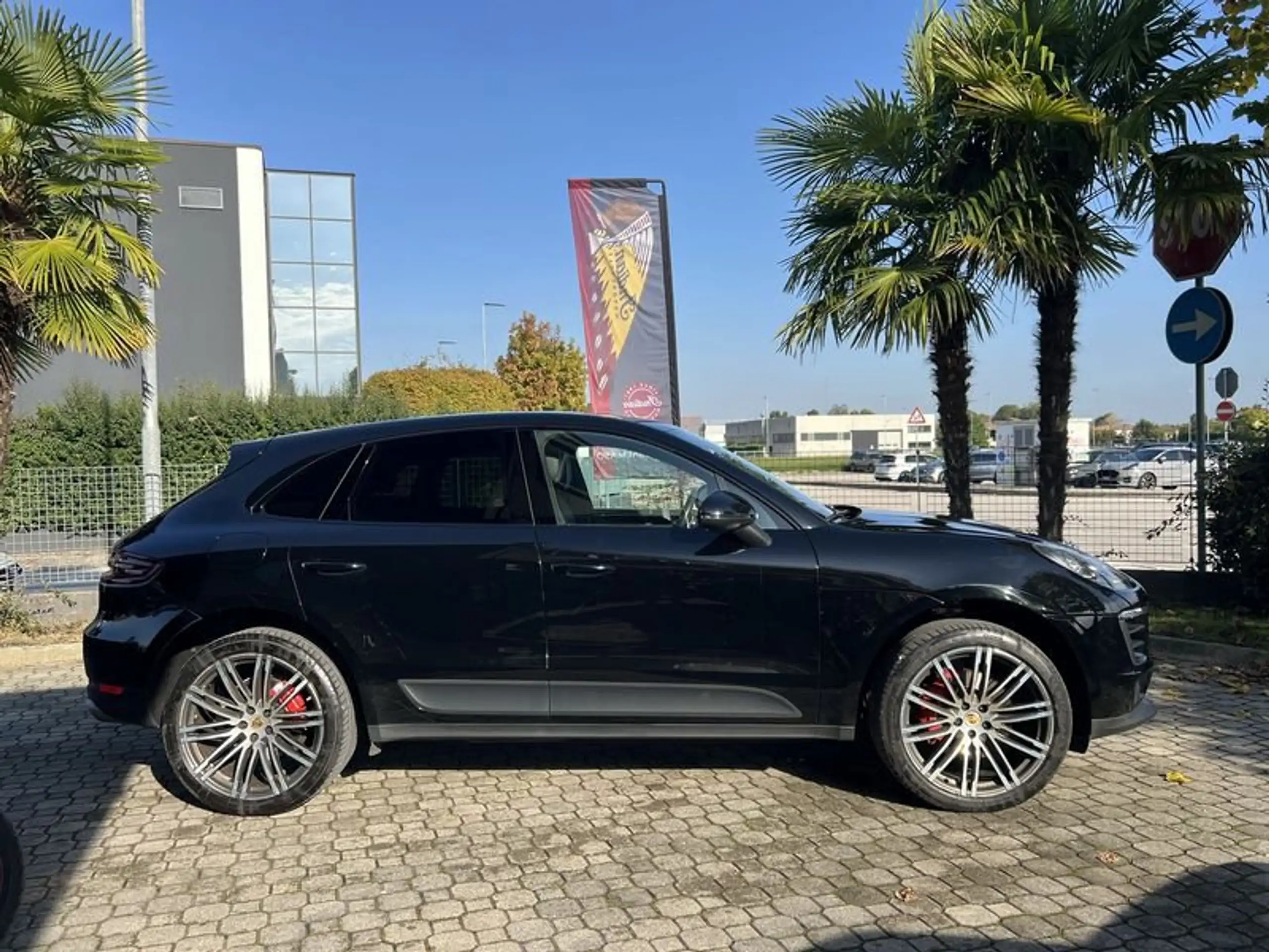 Porsche - Macan