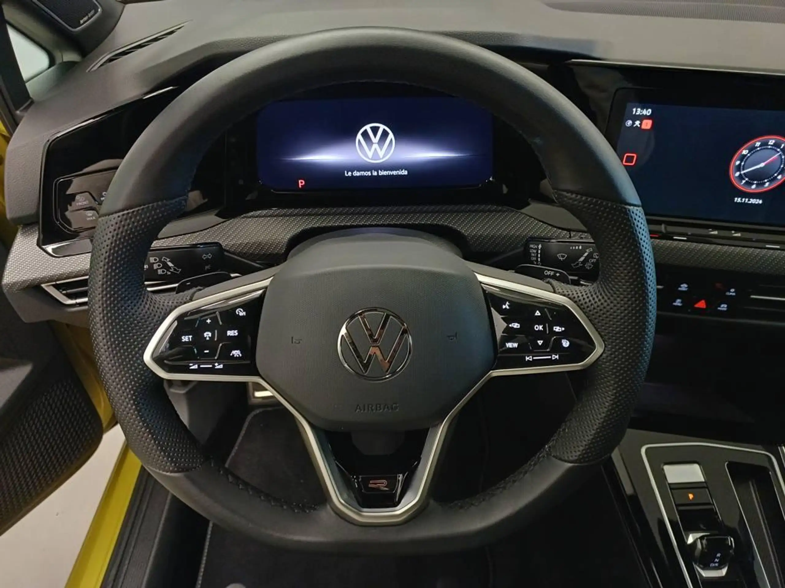 Volkswagen - Golf