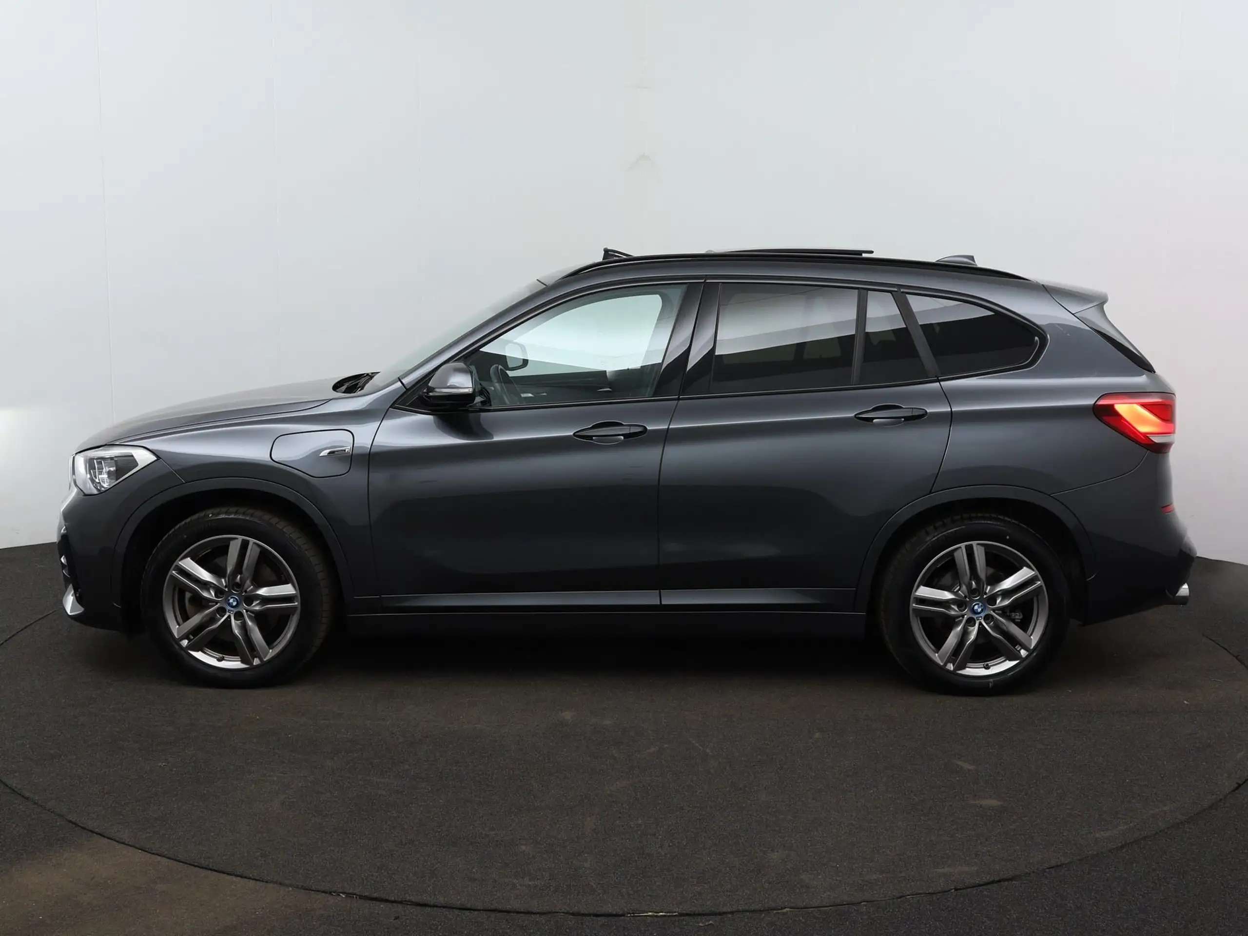 BMW - X1