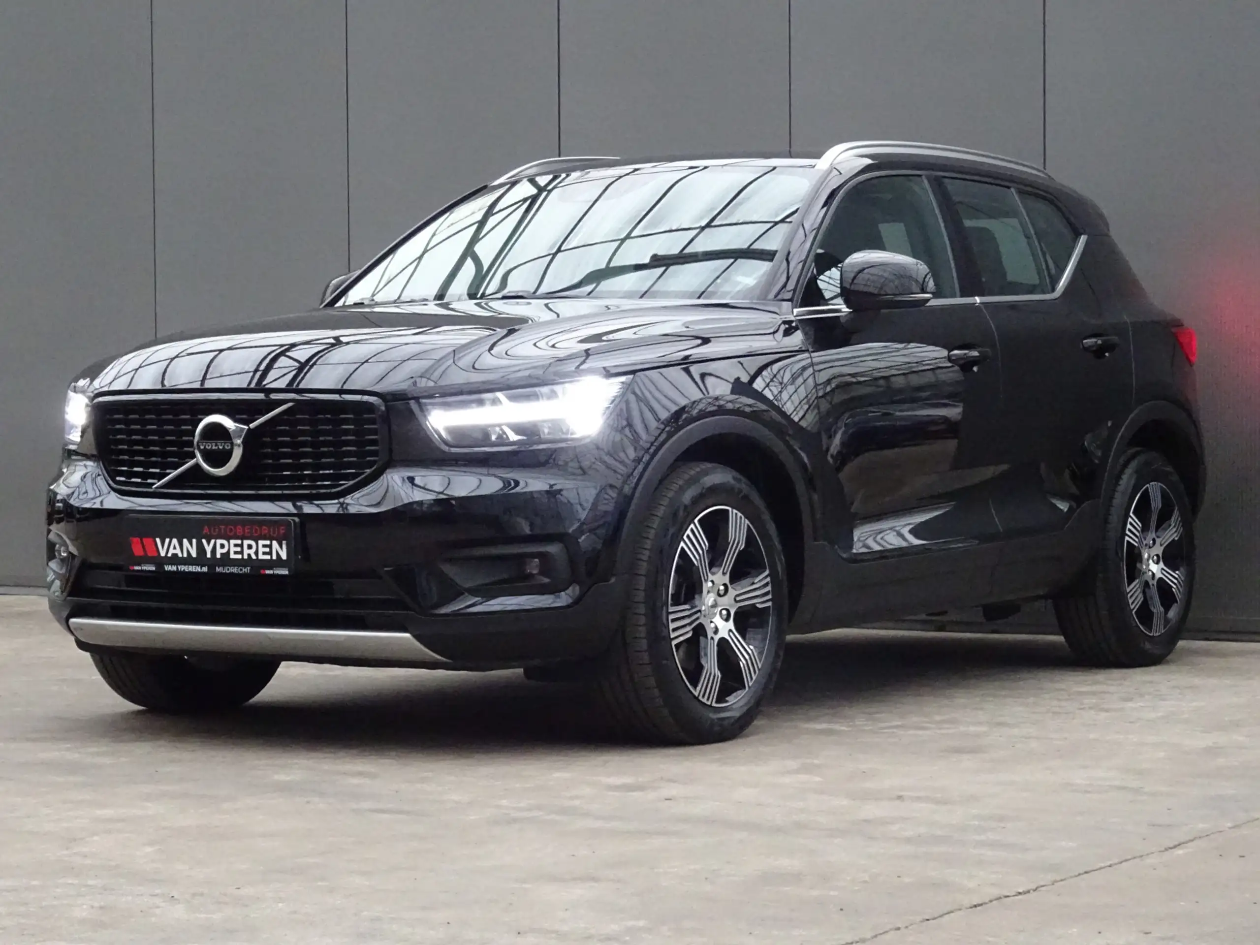 Volvo - XC40