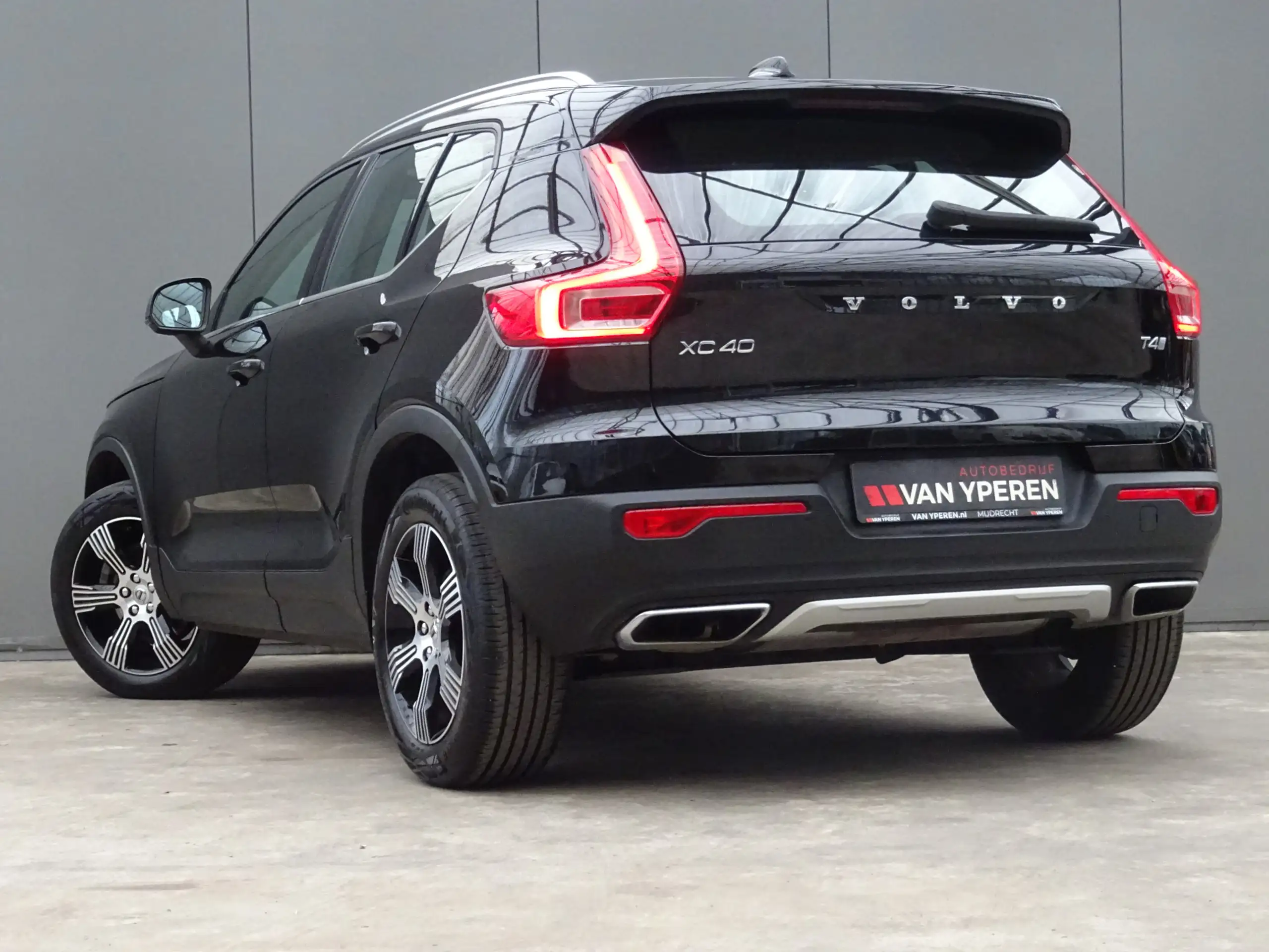 Volvo - XC40