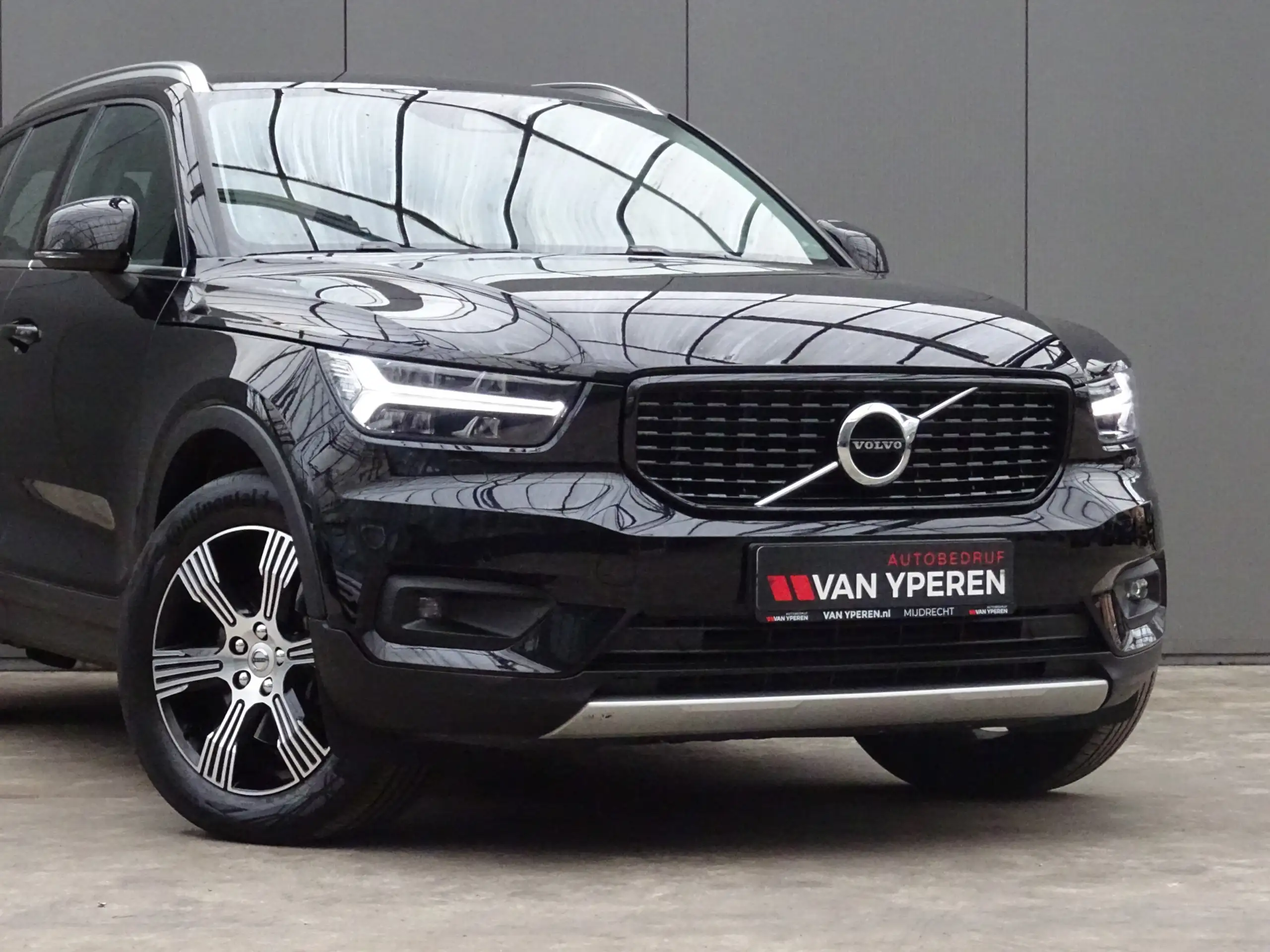 Volvo - XC40