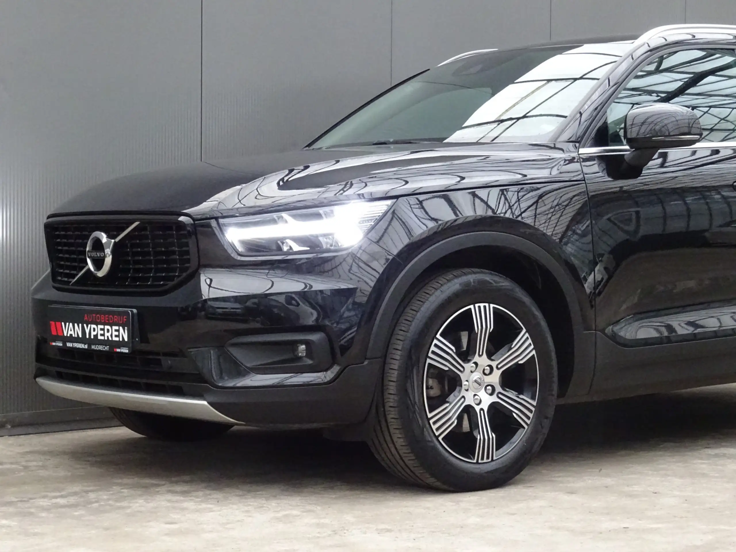 Volvo - XC40