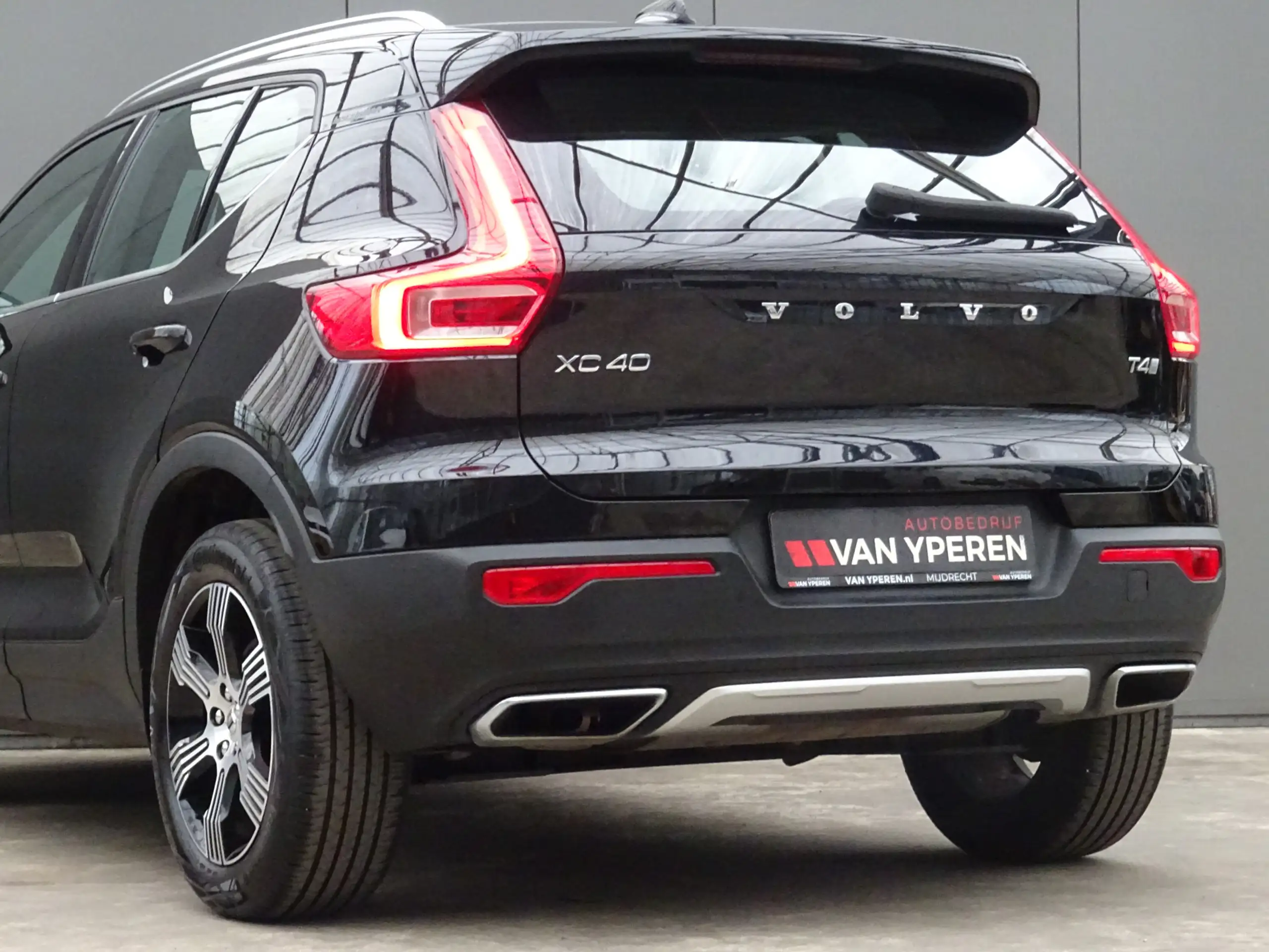 Volvo - XC40