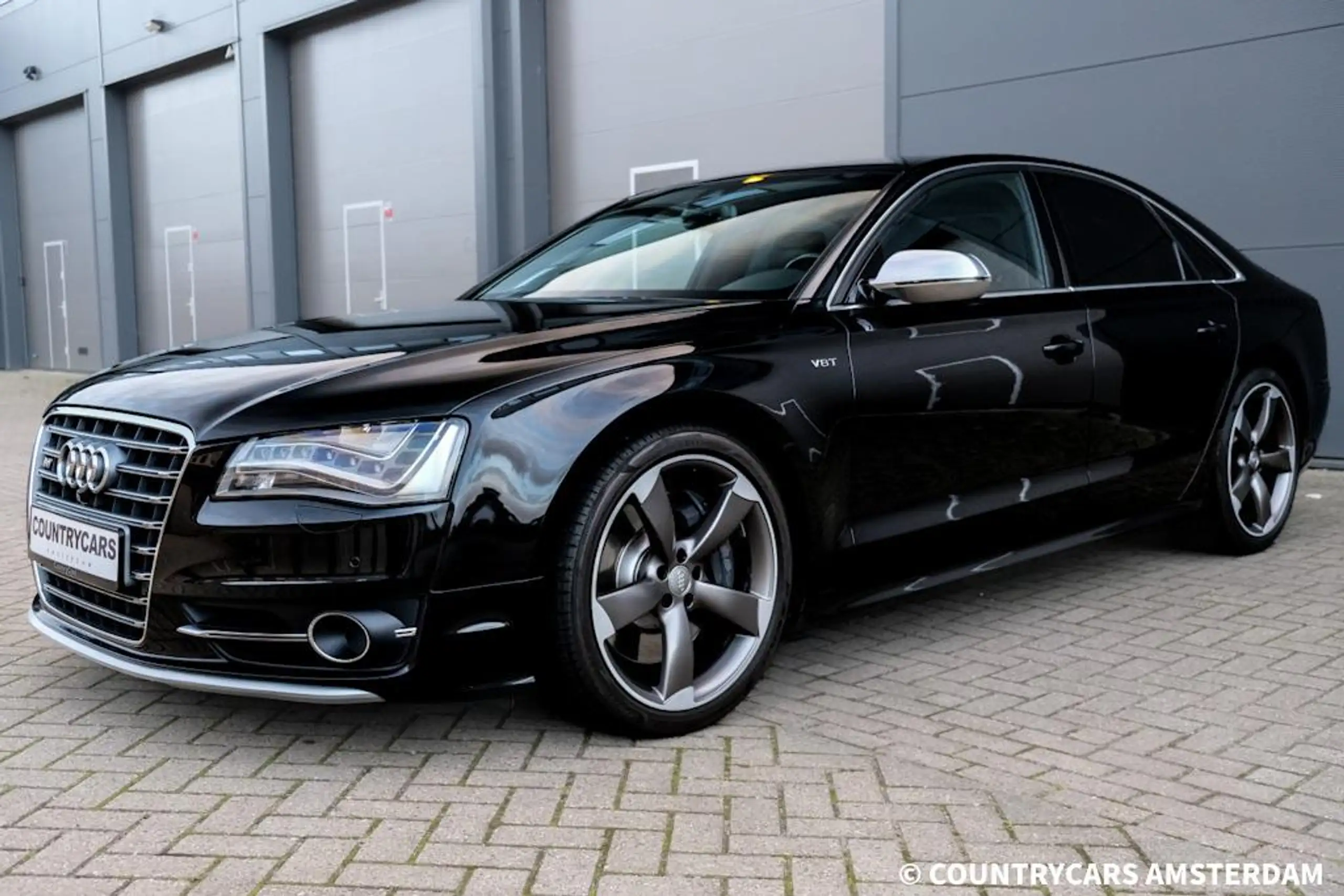 Audi - S8